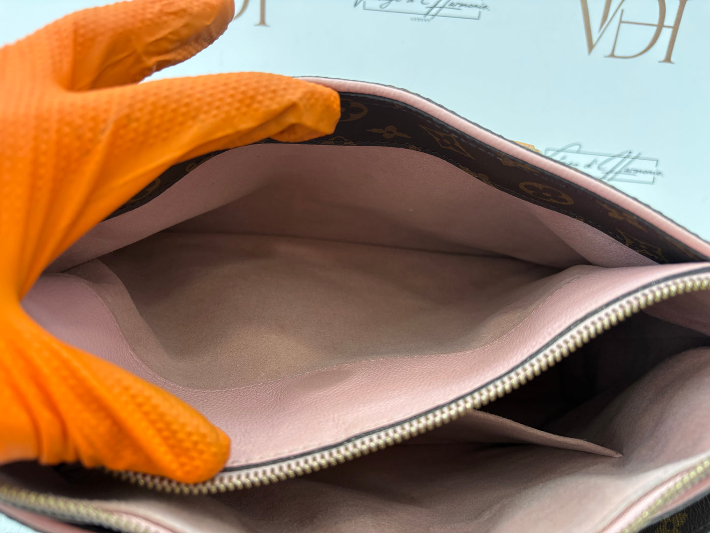 201184 - Louis Vuitton Pallas