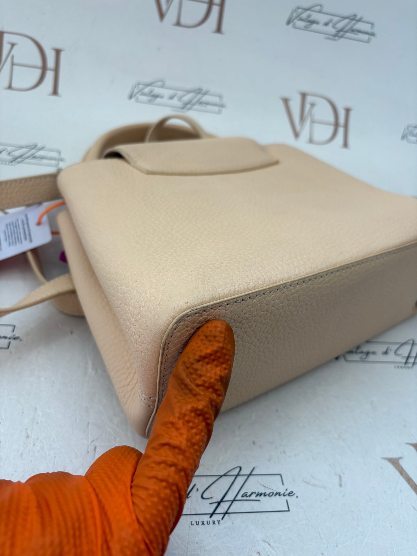 384297 - Louis Vuitton Capucines BB