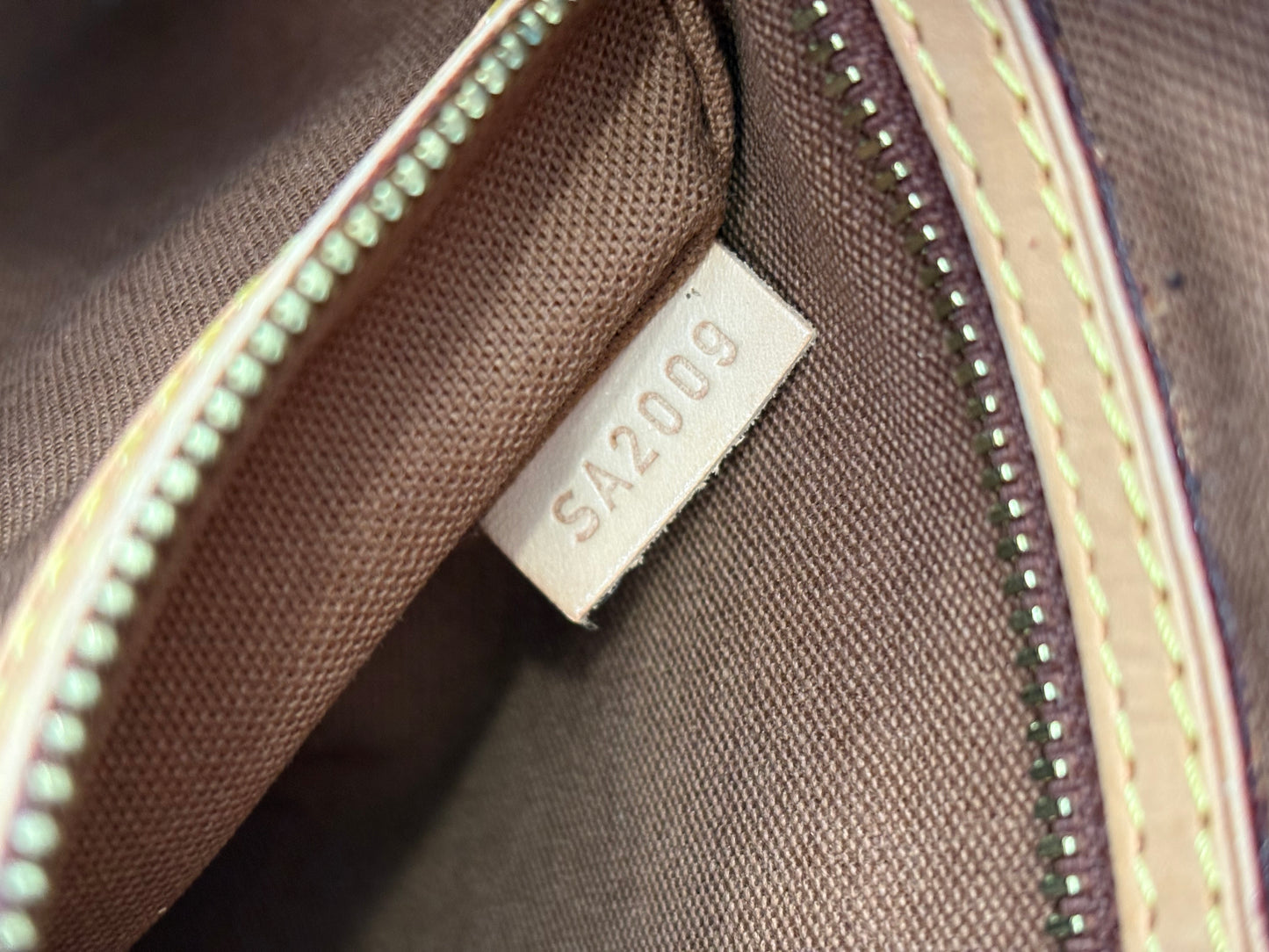 018255 - Louis Vuitton Batignolles Horizontal
