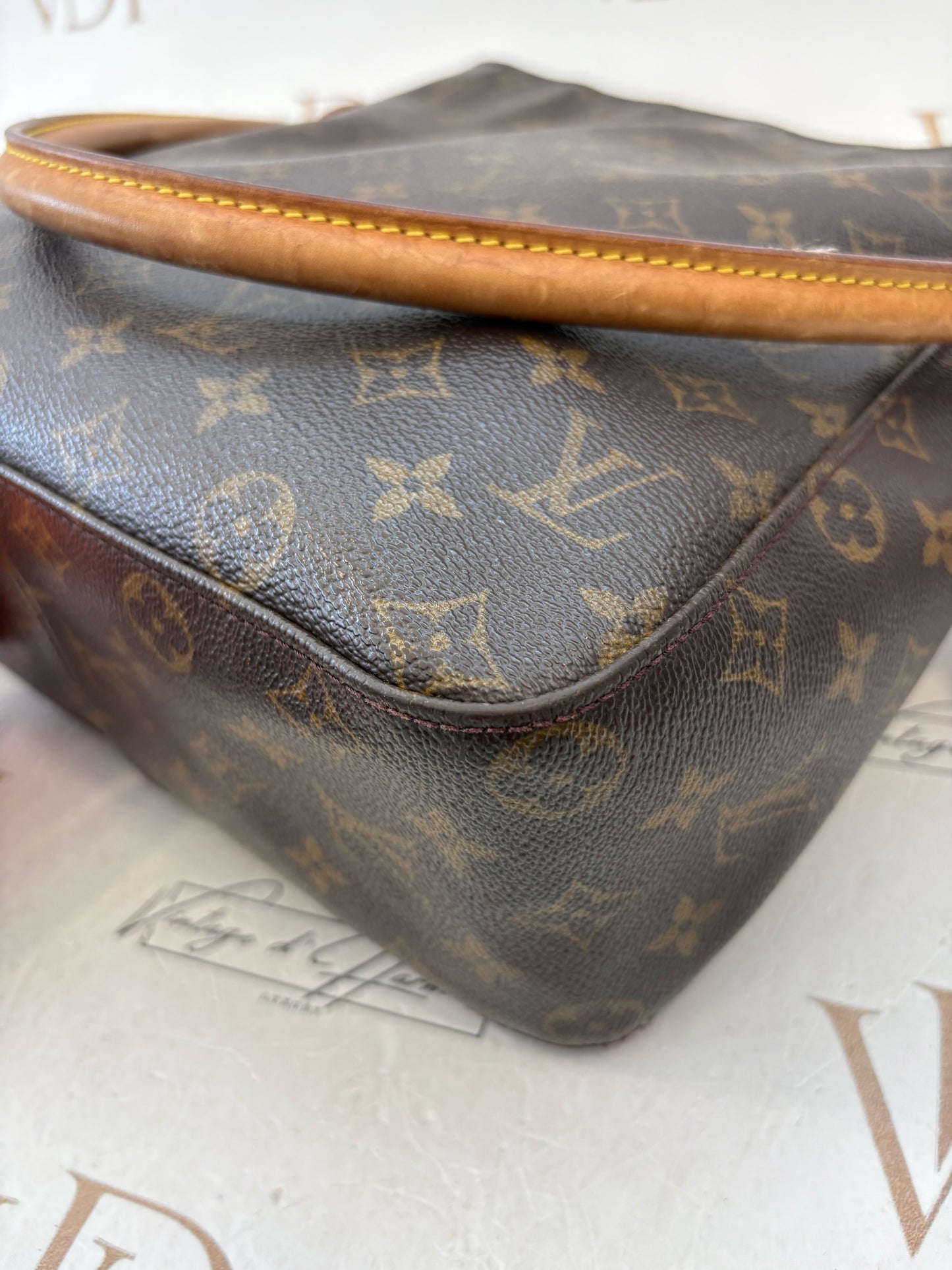 018942 - Louis Vuitton Looping GM