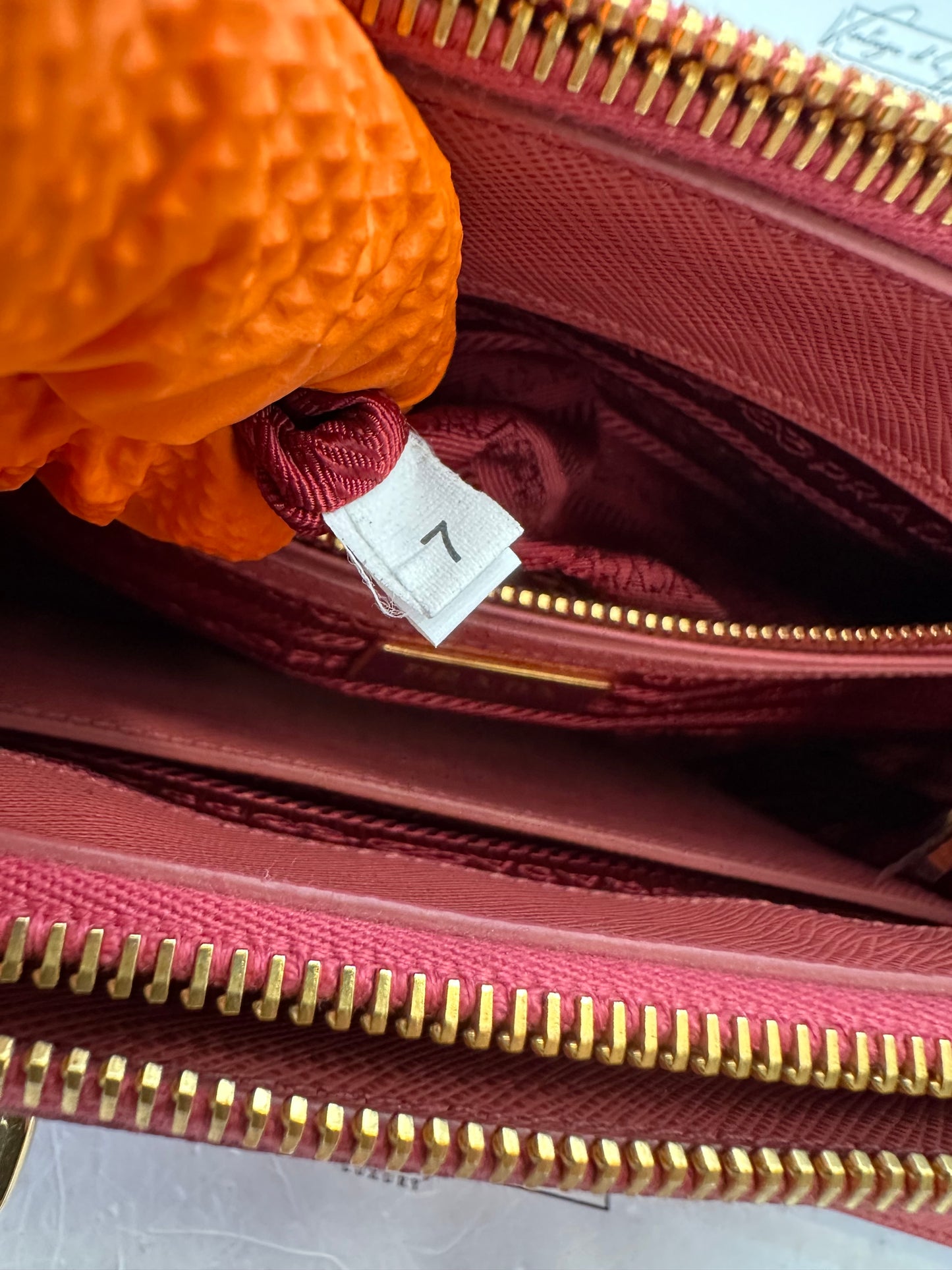 382950 - Prada Galleria
