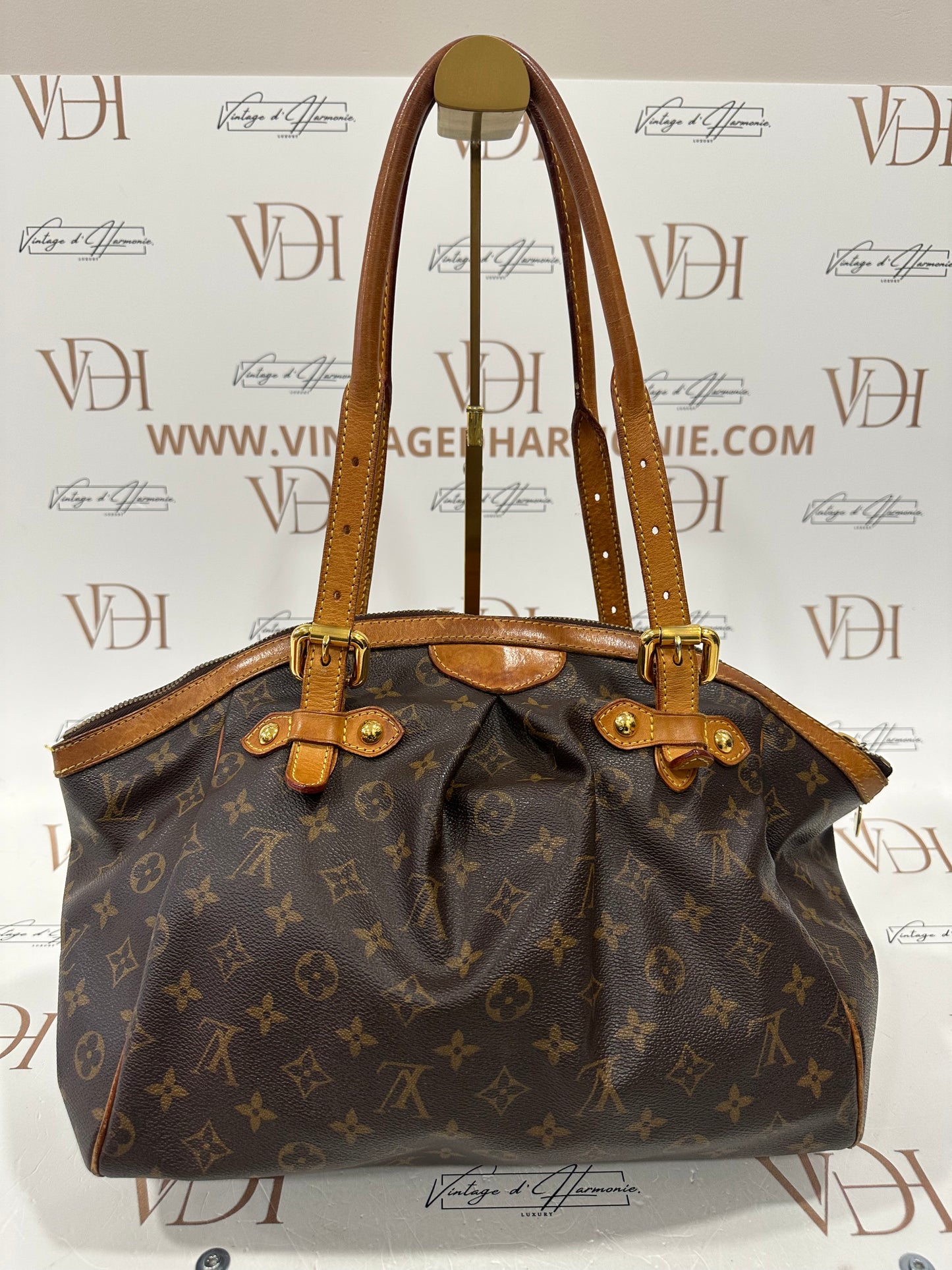 017813 - Louis Vuitton Tivoli GM