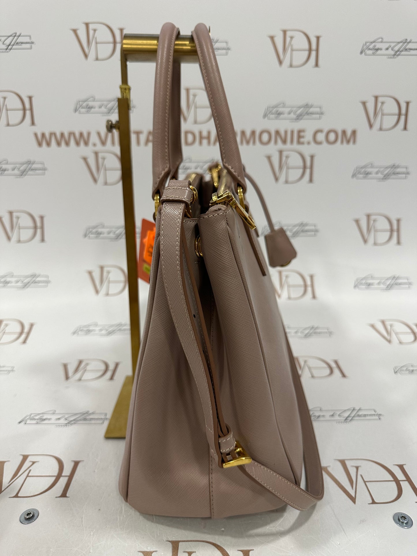382988 - Prada Galleria
