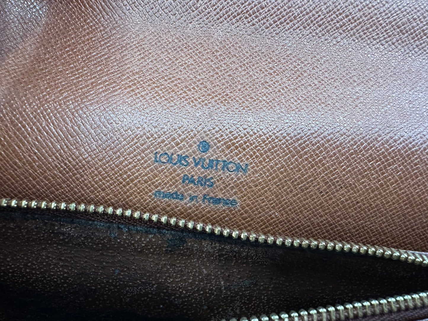 017854 - Louis Vuitton Concorde