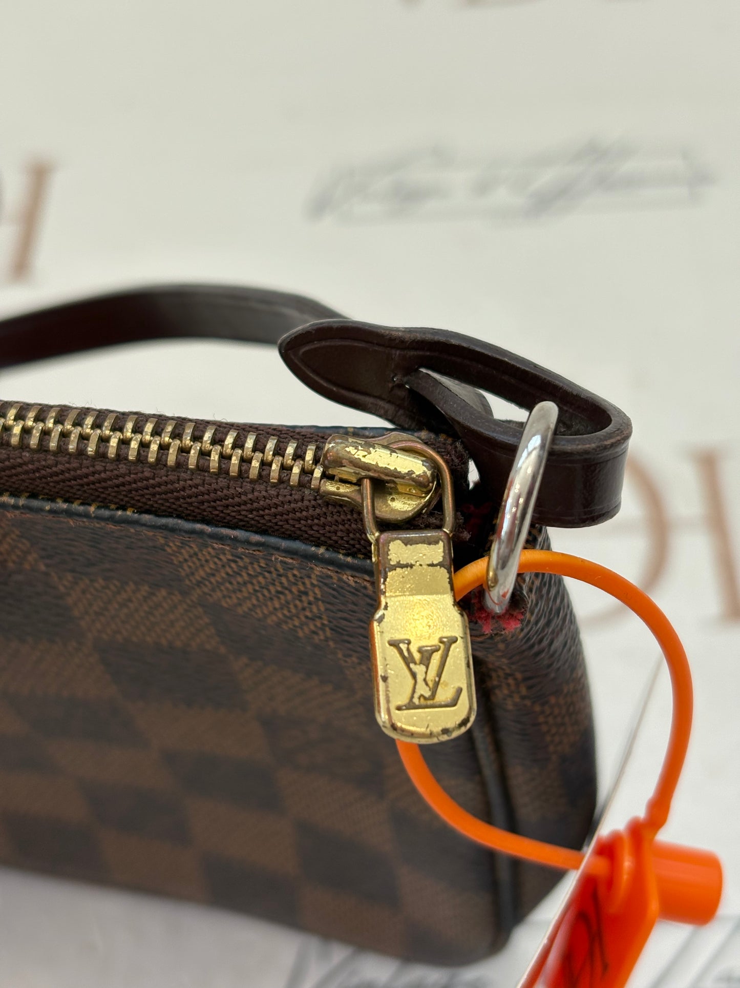 018133 - Louis Vuitton Damier Pochette