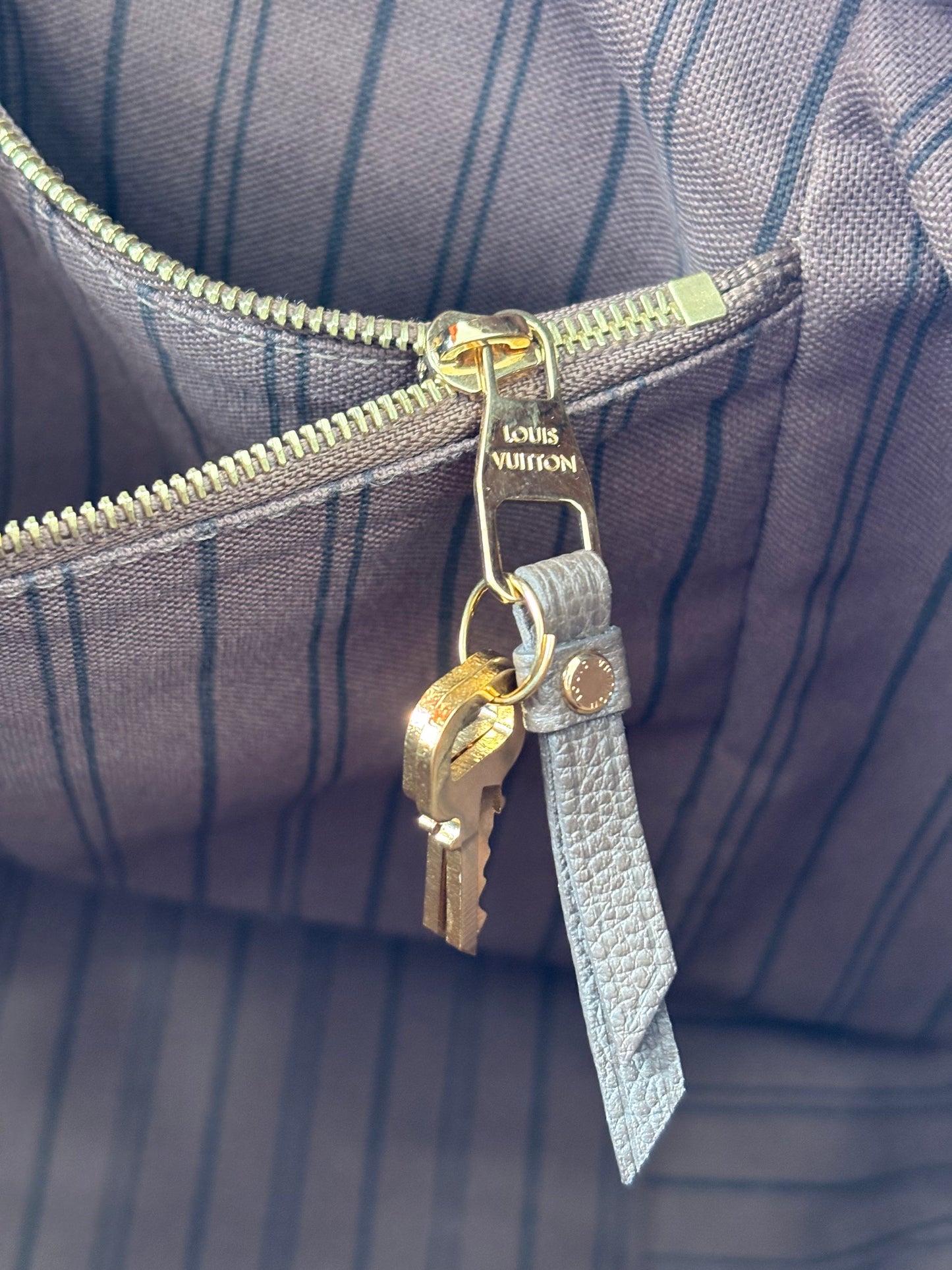 201772 - Louis Vuitton Lumineuse