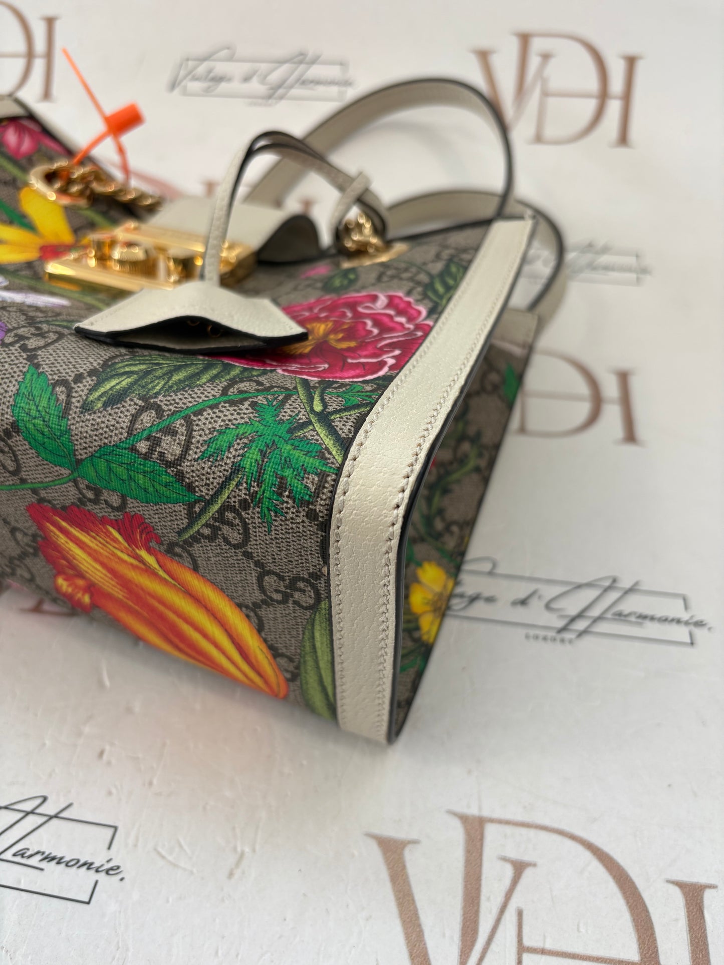 384060 - Gucci Padlock