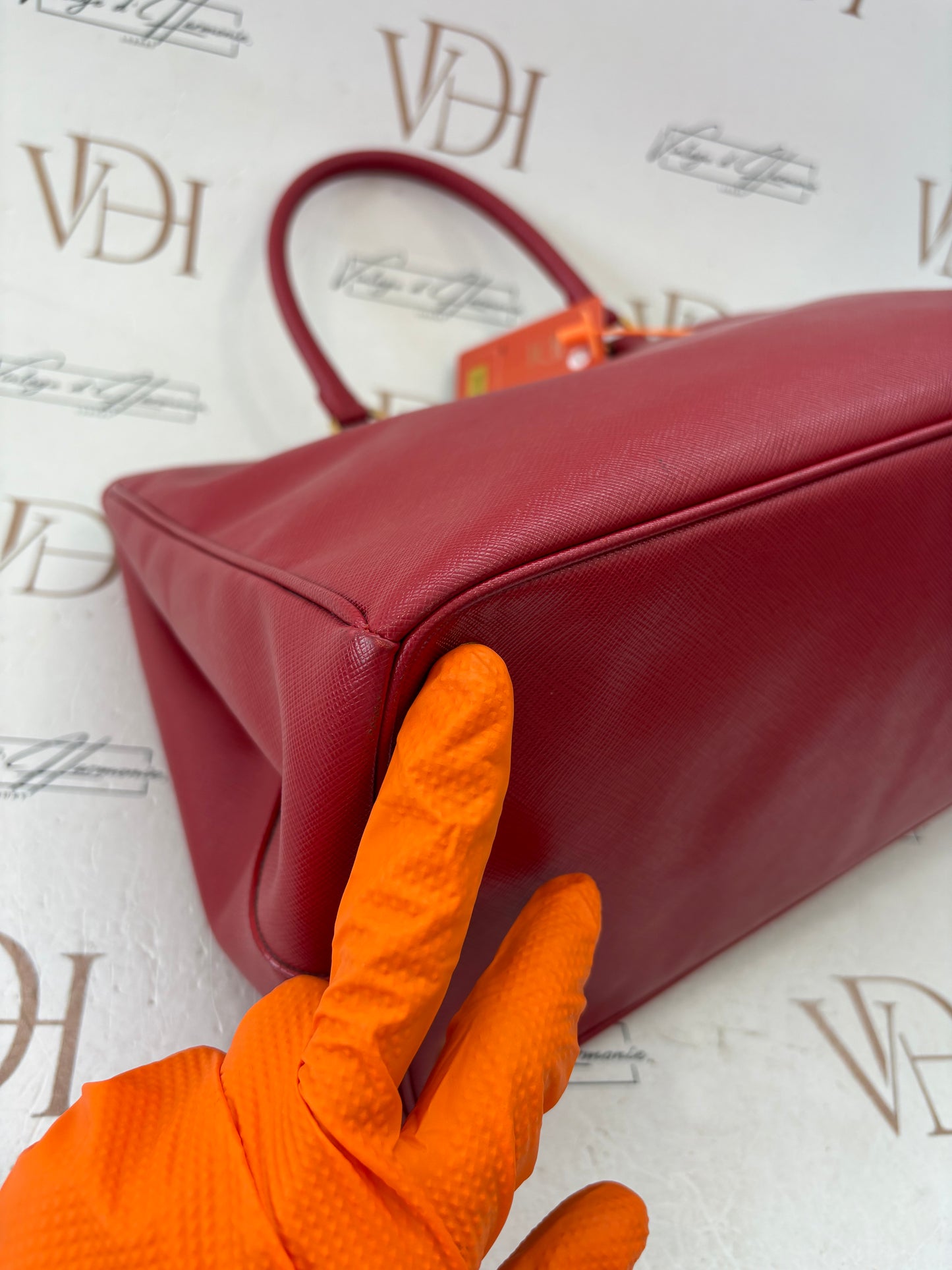 384300 - Prada Galleria Red