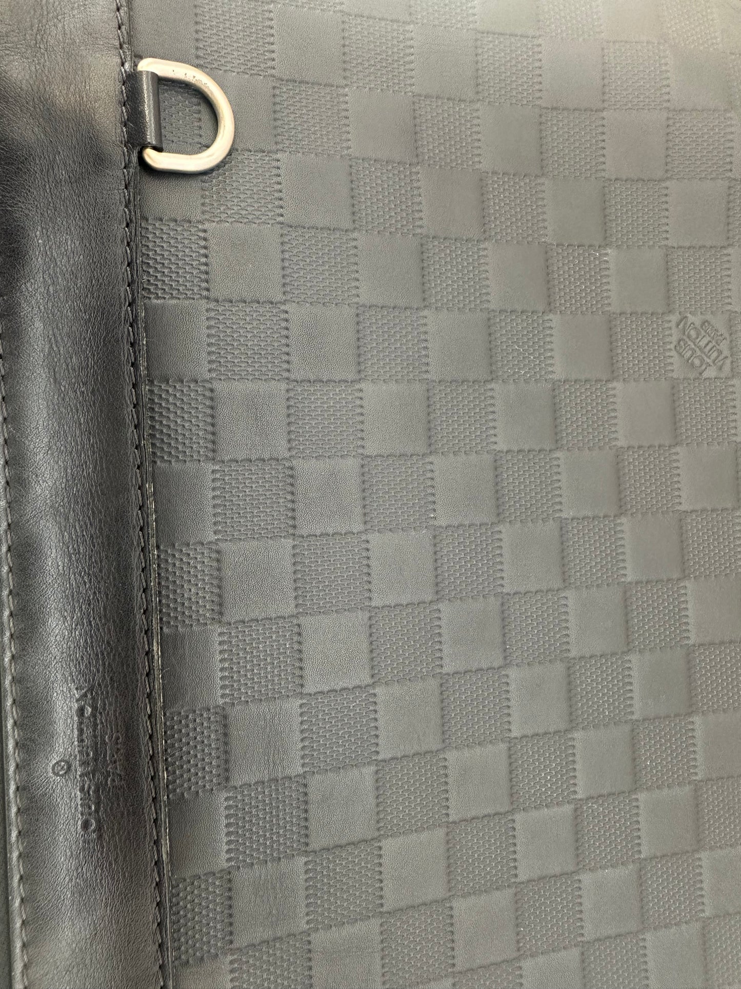 Louis Vuitton Damier infini Pochette discovery