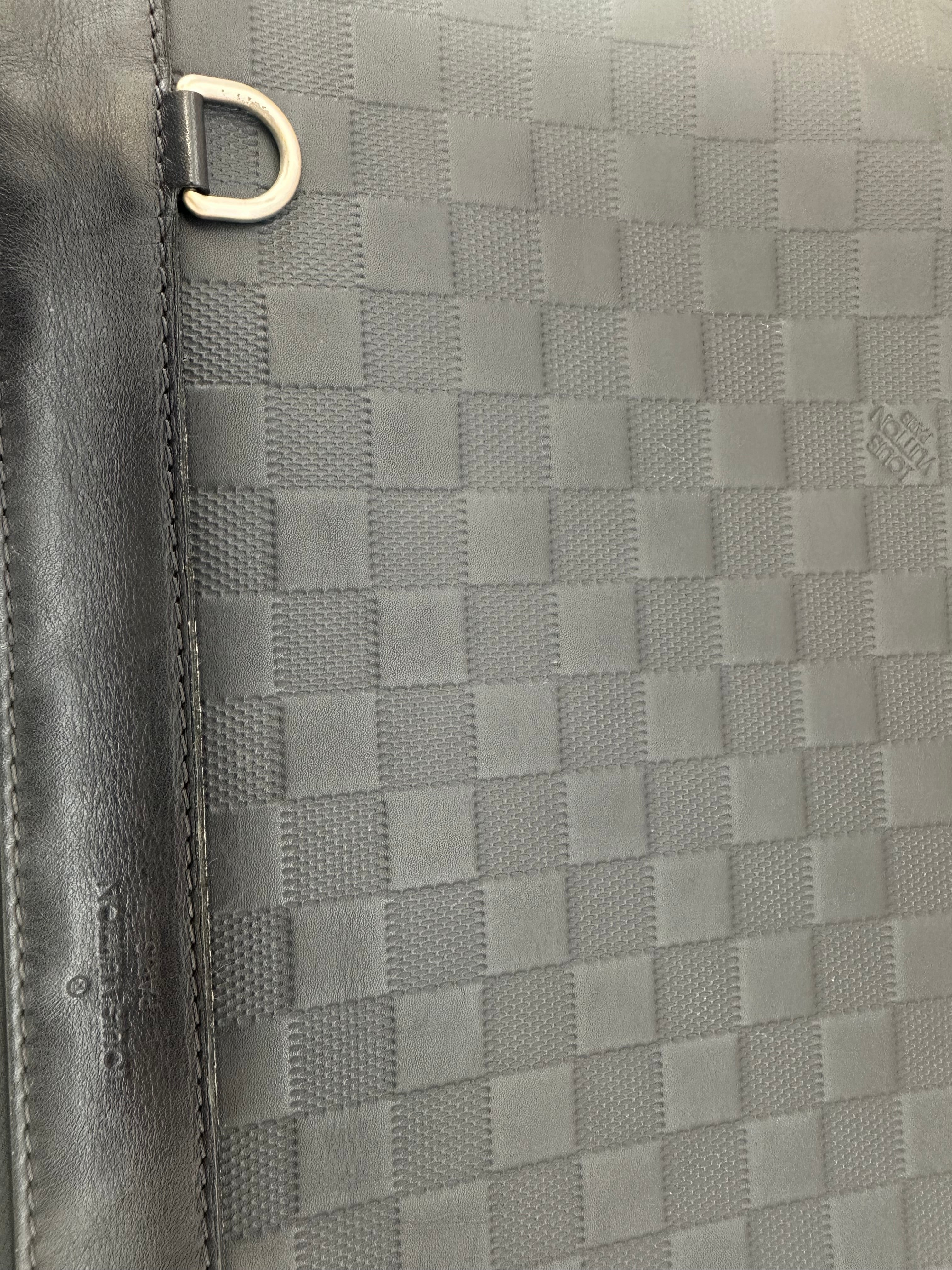 Louis Vuitton Damier infini Pochette discovery