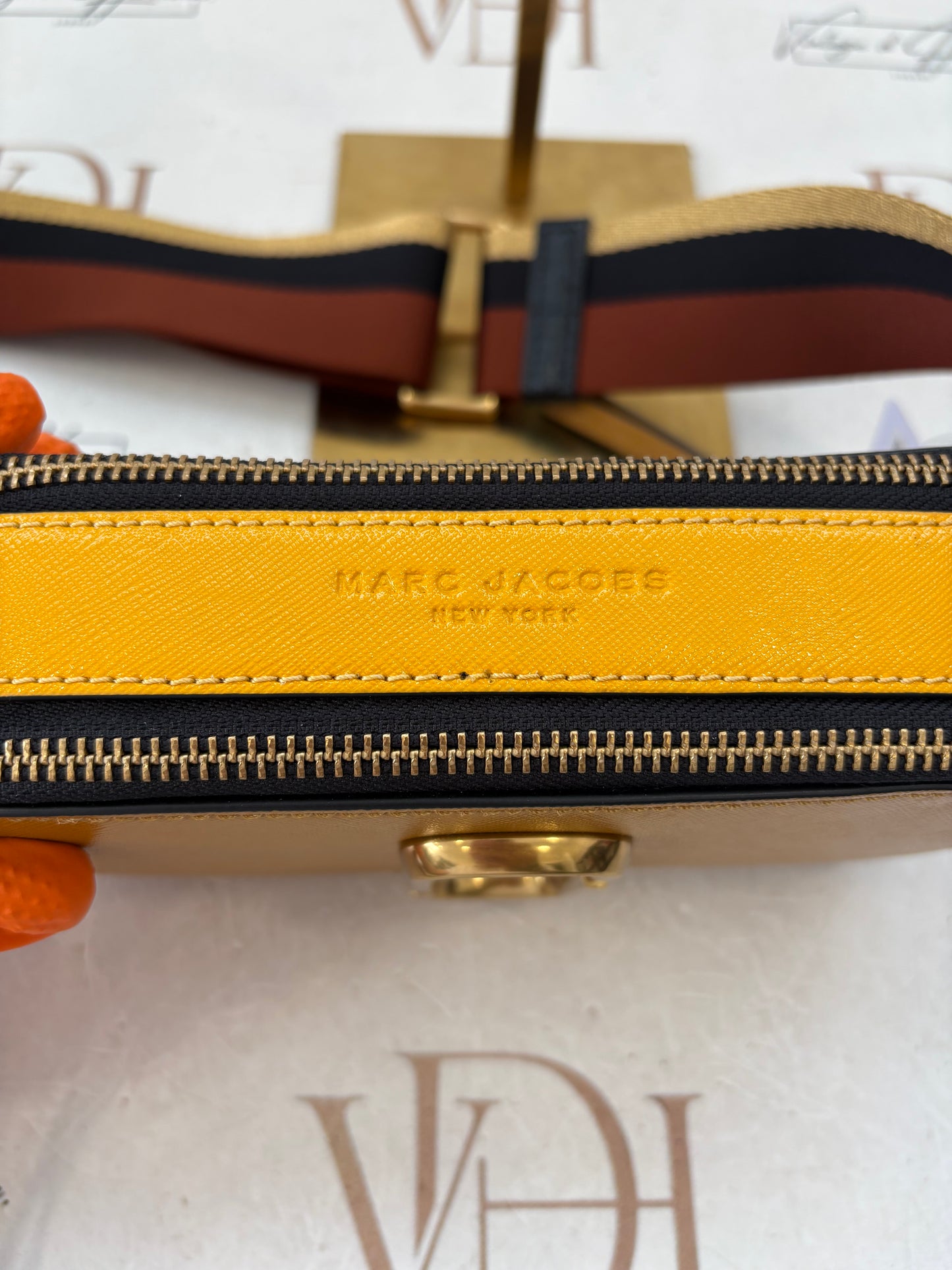 383965 - Marc Jacobs Snapshot