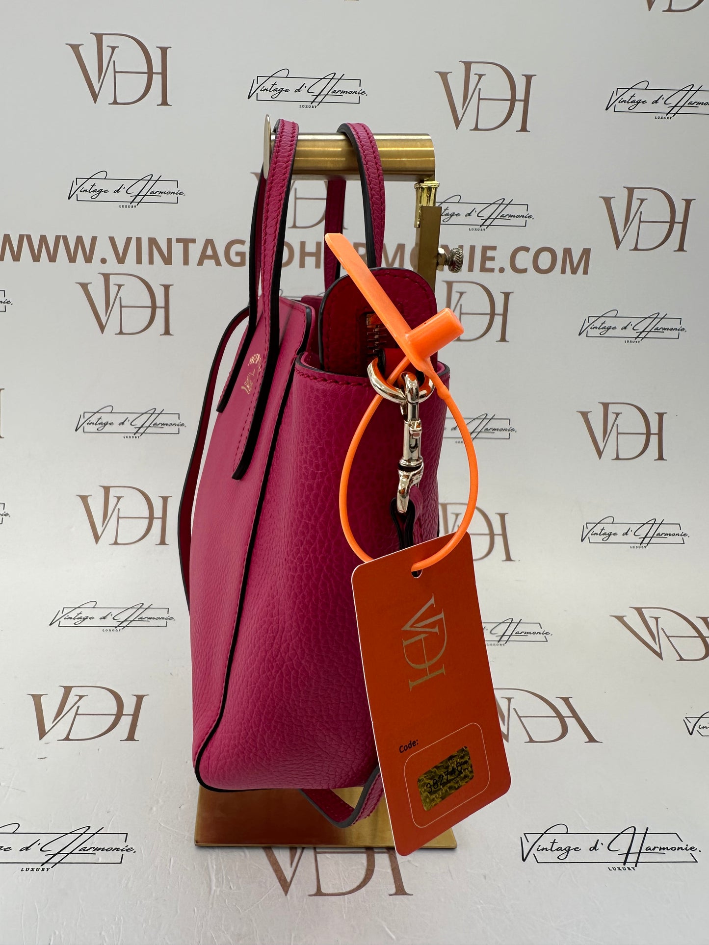 382740 - Gucci Swing