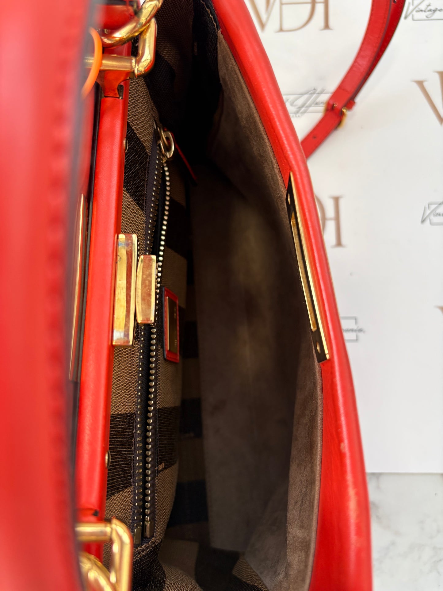 384202 - Fendi Peekaboo