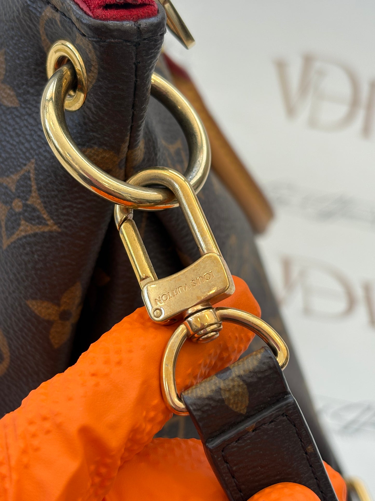 383836 - Louis Vuitton Pallas