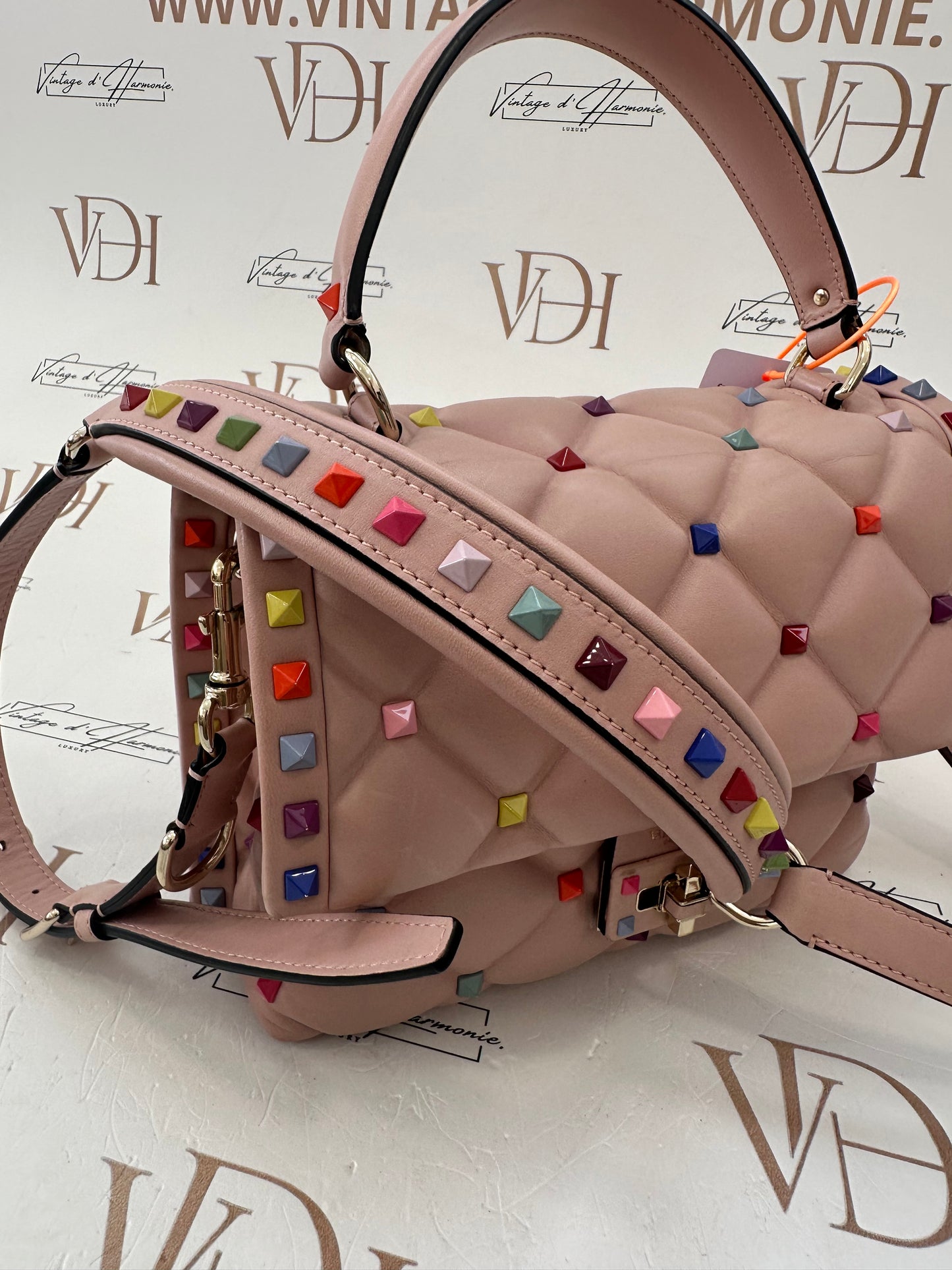 382347 - Valentino Candystud