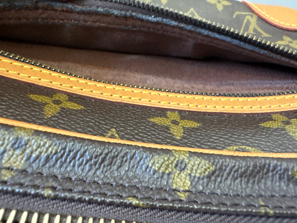 Louis Vuitton Dragonne GM