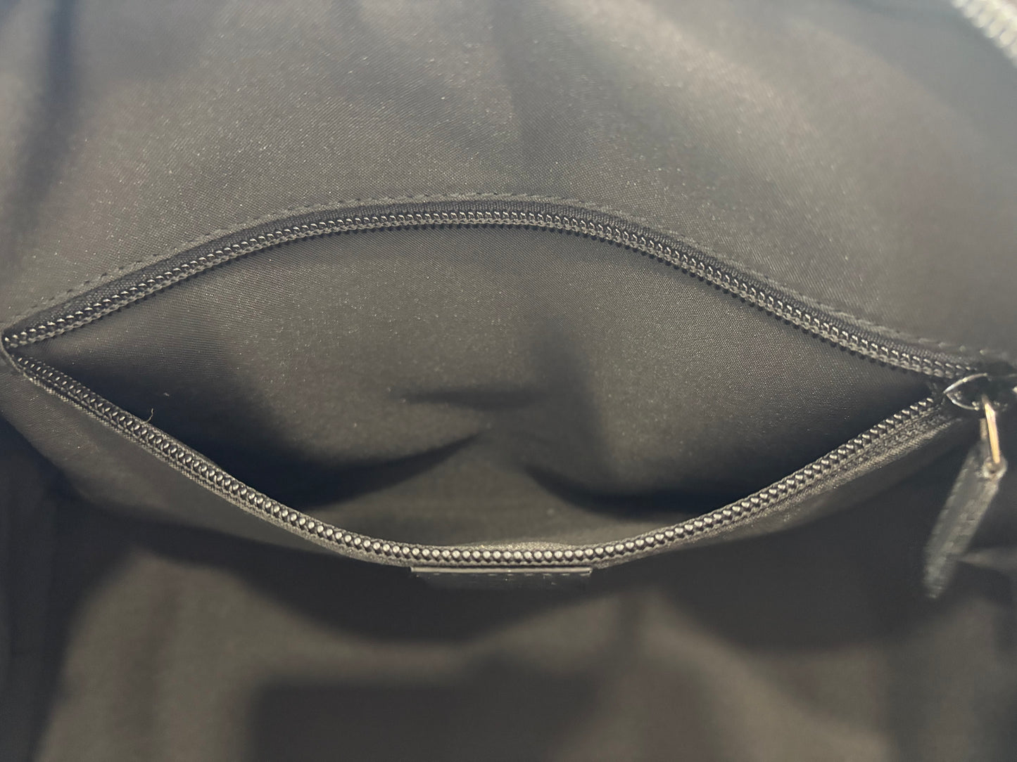 018328 - Gucci Travel Bag