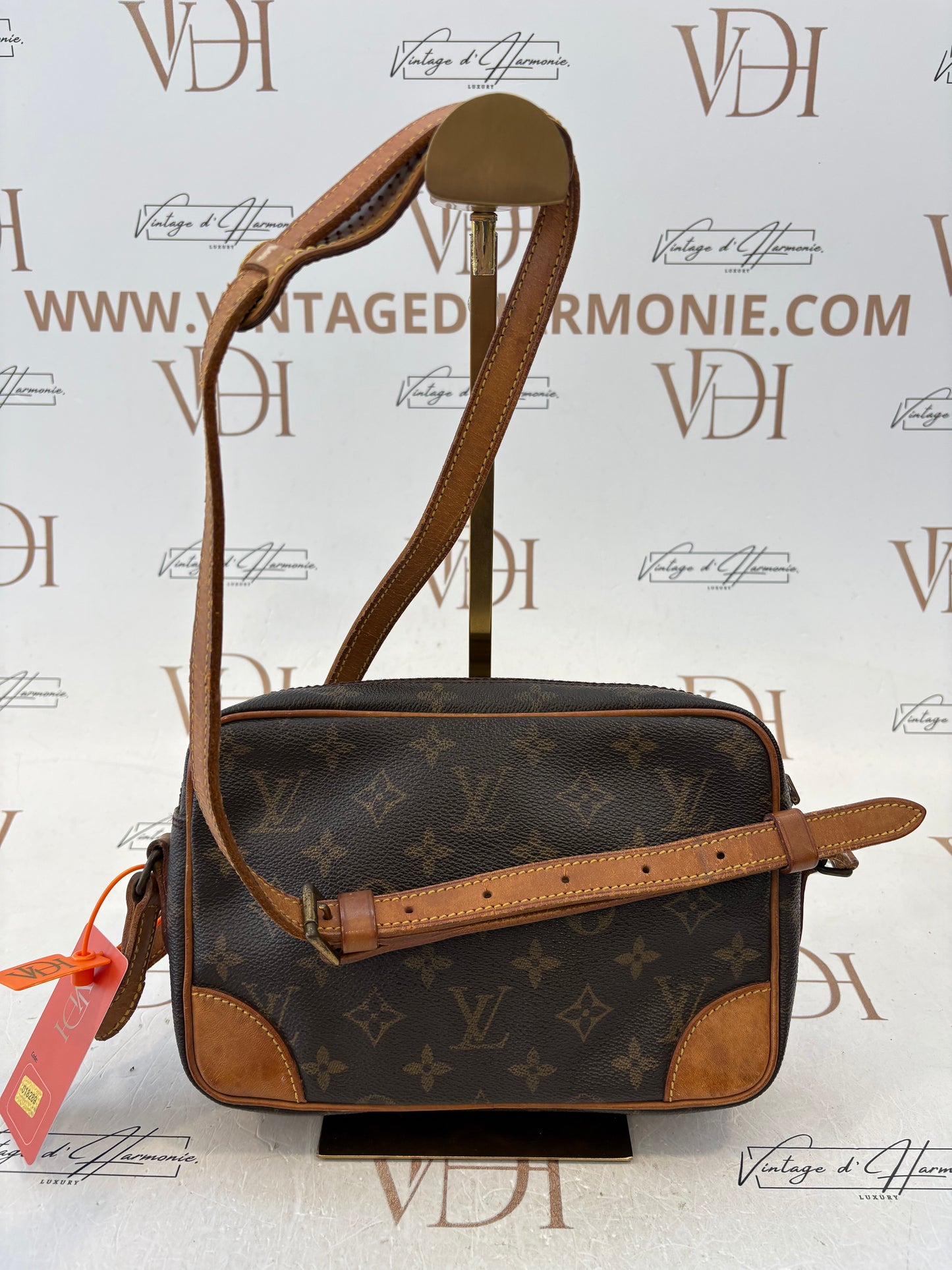 018289 - Louis Vuitton Trocadero 24