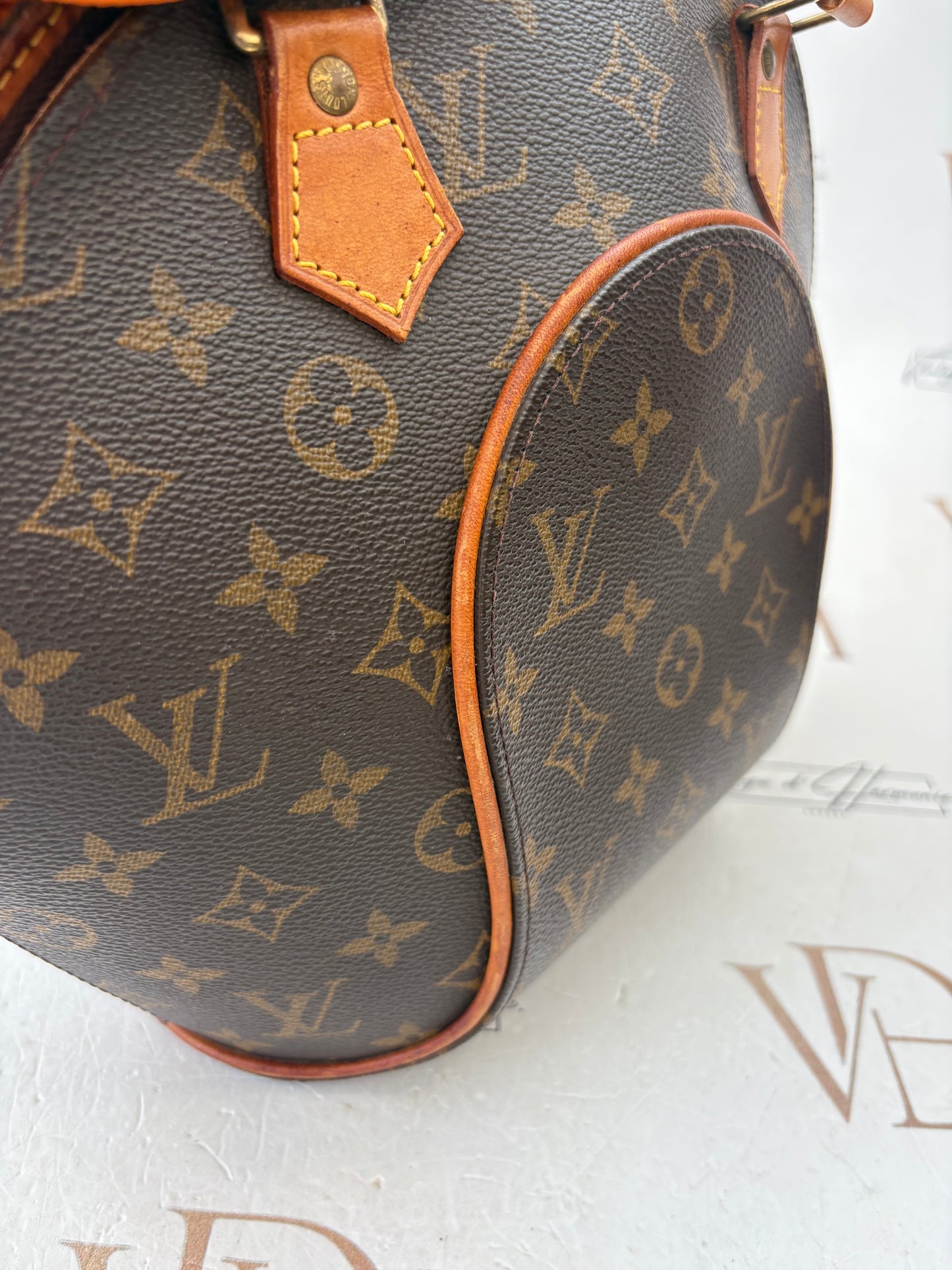 018568 - Louis Vuitton Ellipse PM