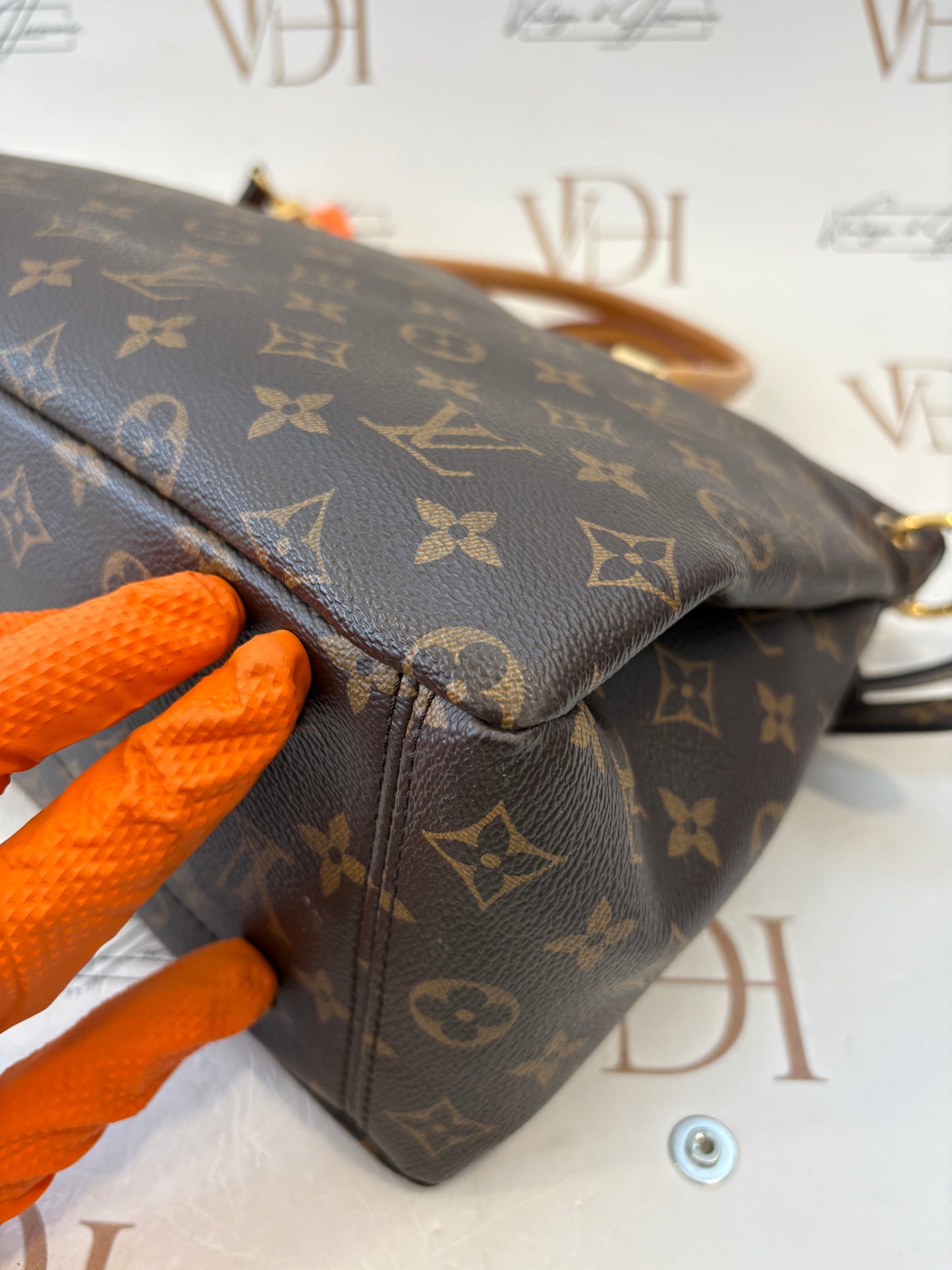 383699 - Louis Vuitton Pallas