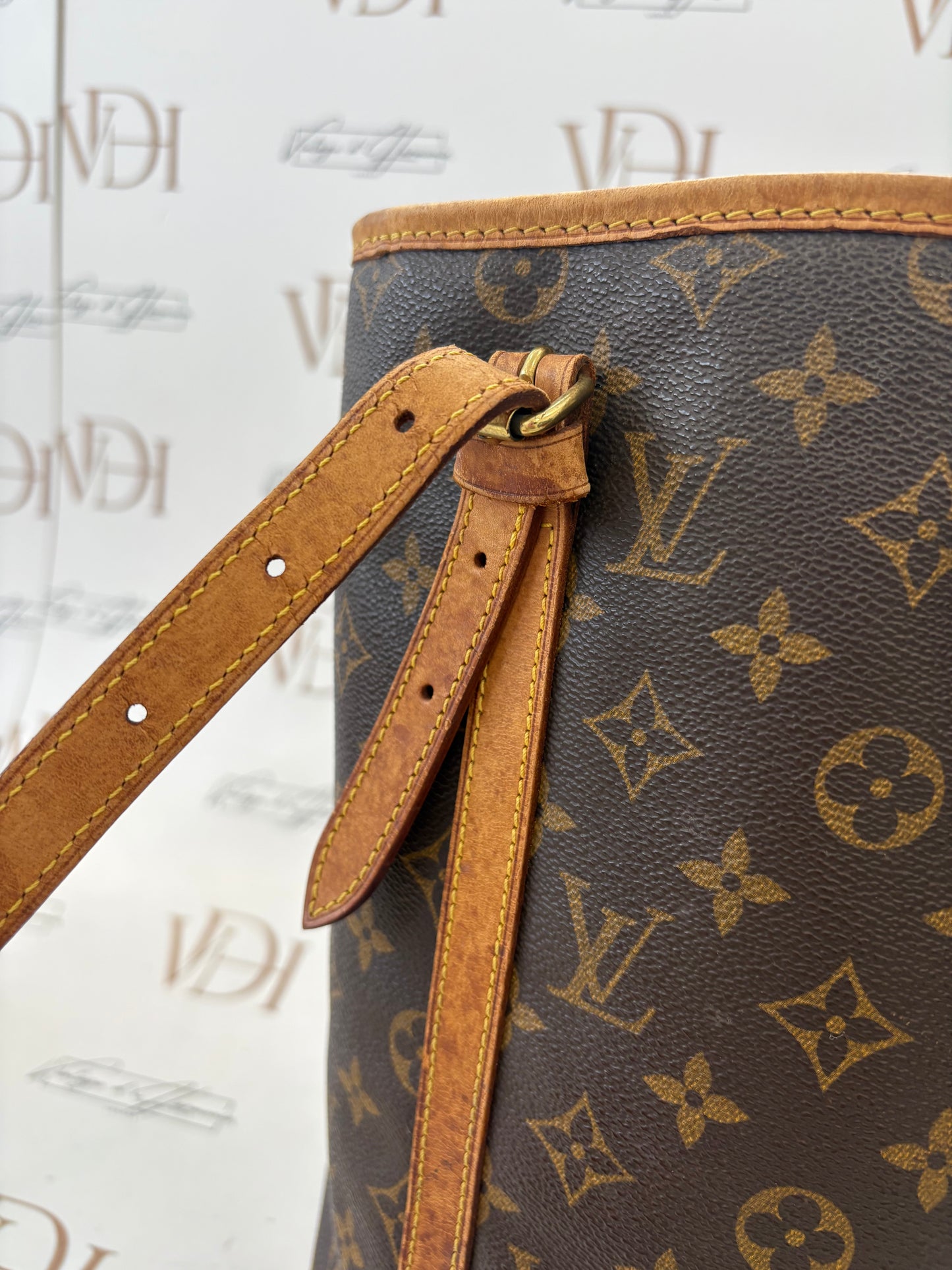 018539 - Louis Vuitton Bucket GM