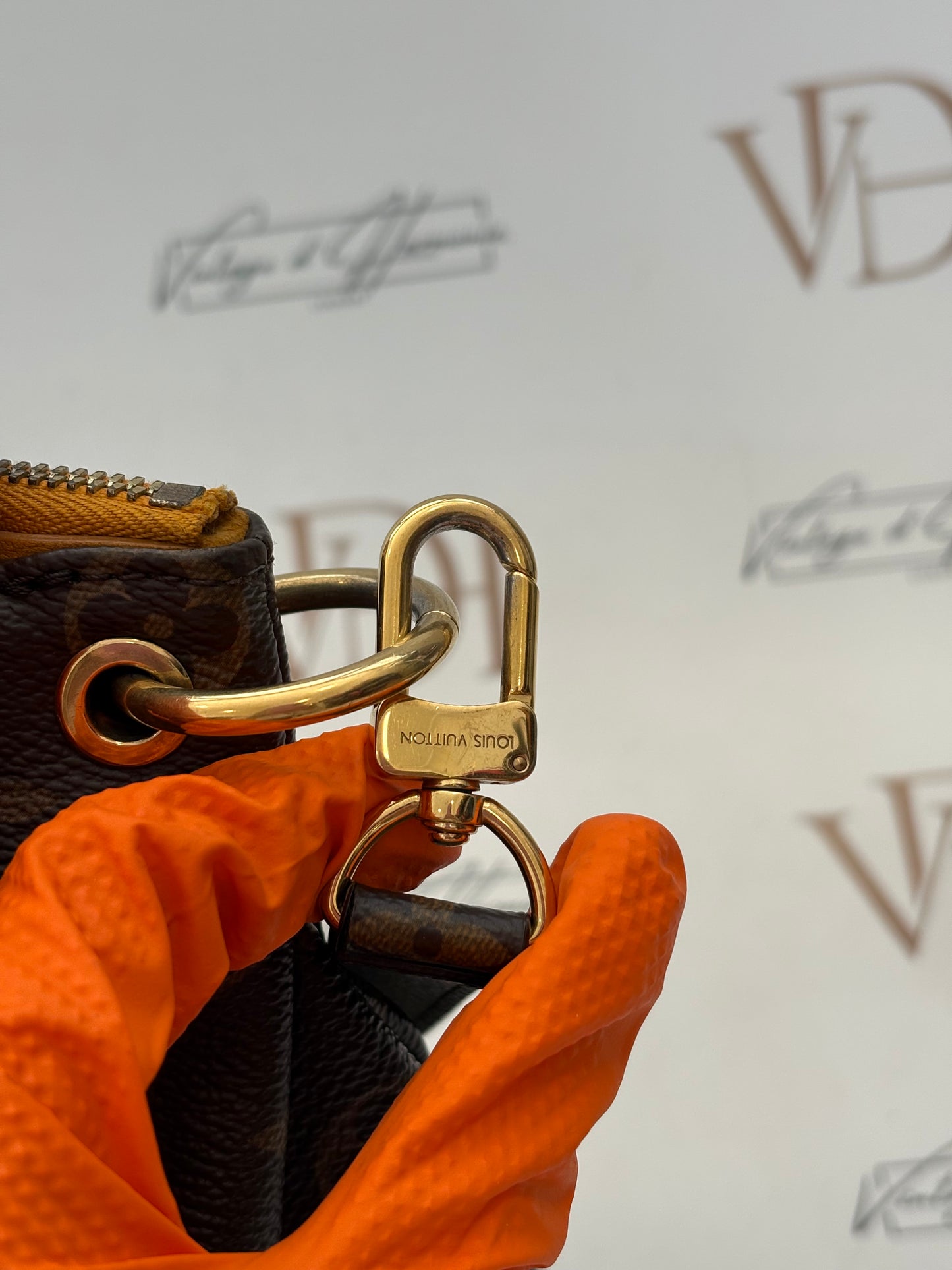 384141 - Louis Vuitton Pallas