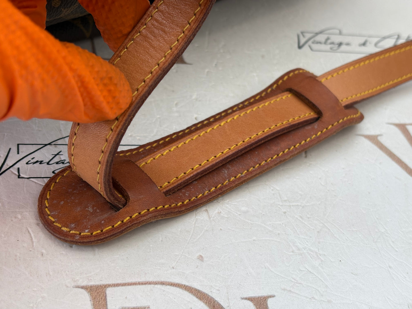 018966 - Louis Vuitton Gibeciere