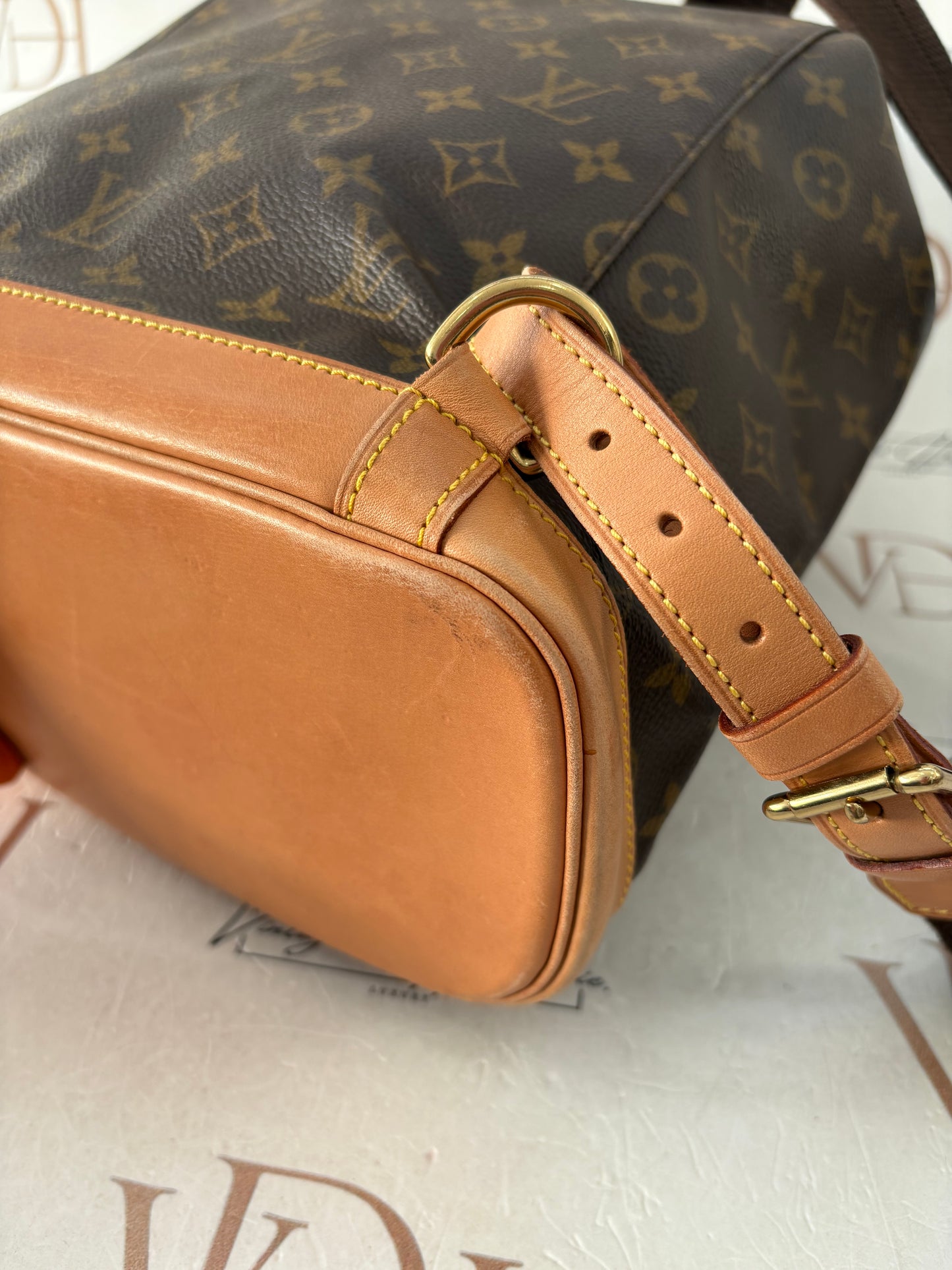 018842 - Louis Vuitton Montsouris GM