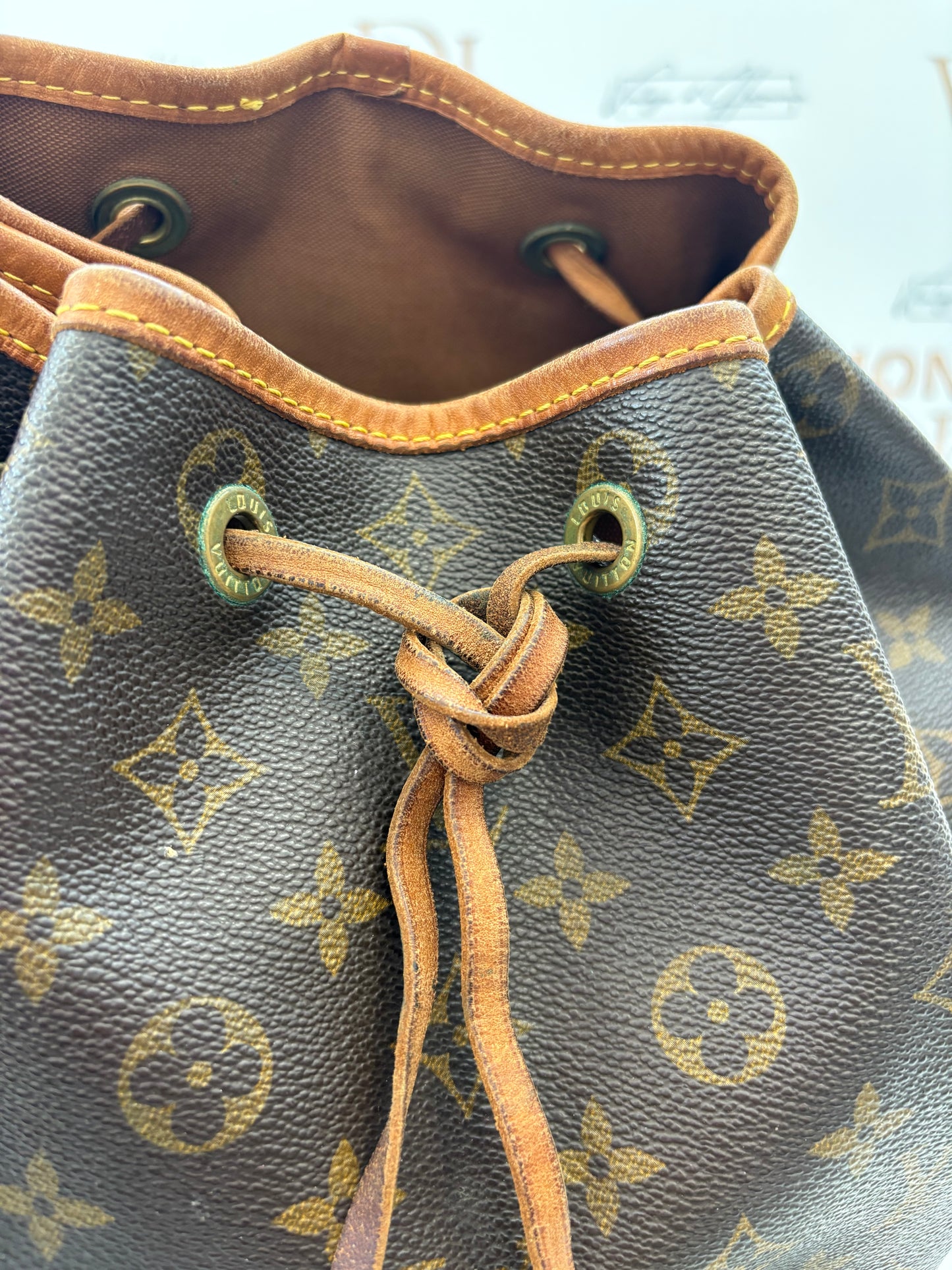 018121 - Louis Vuitton Montsouris GM