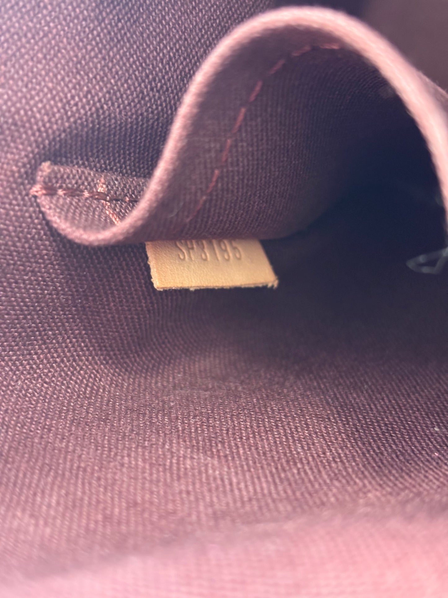 384180 - Louis Vuitton Segur