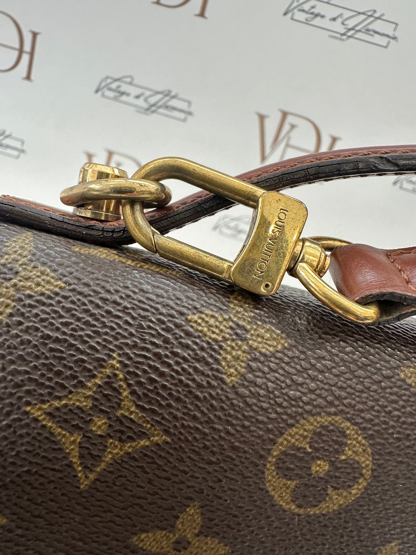 016876 - Louis Vuitton Monceau 26