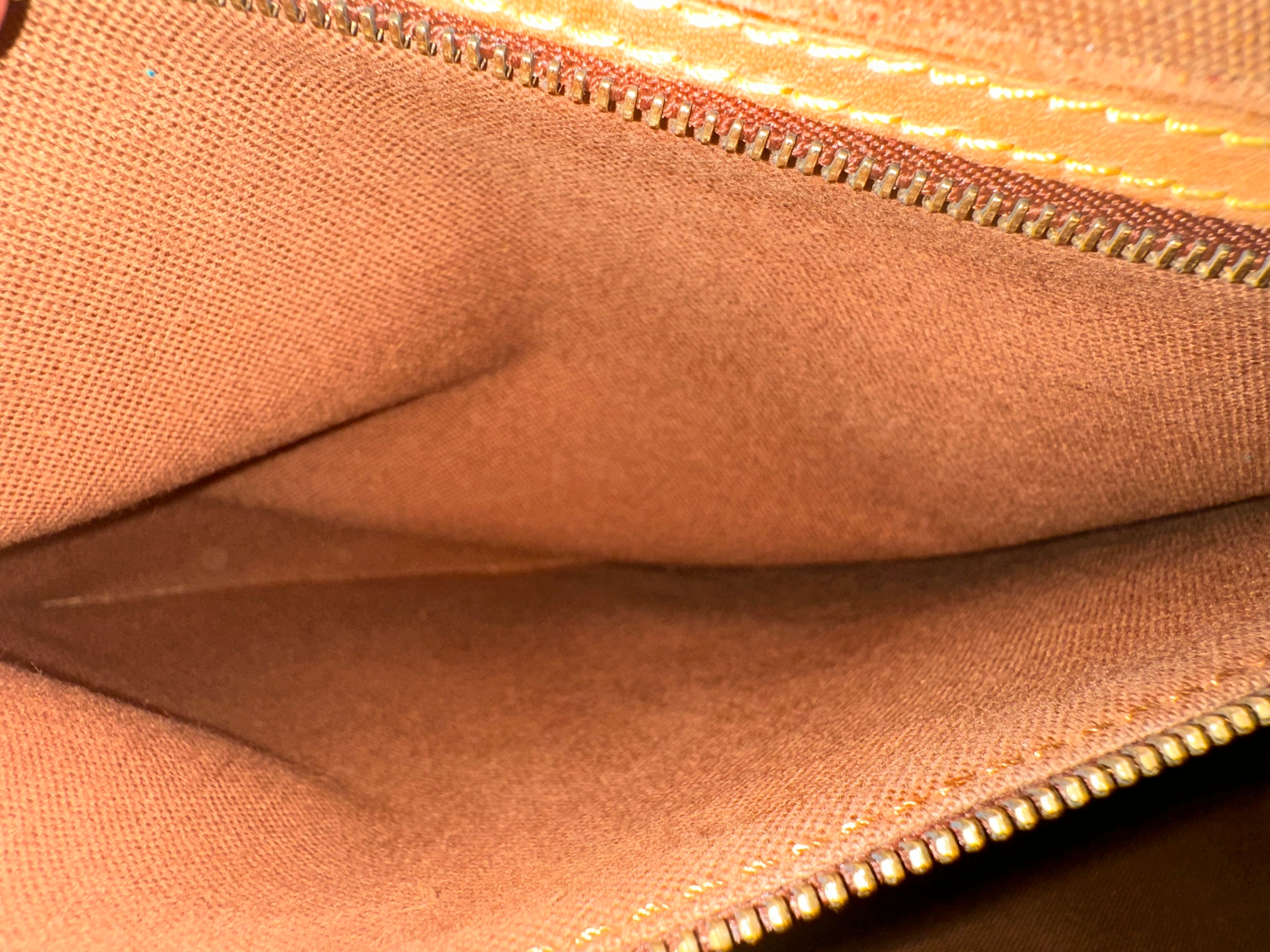 Louis Vuitton Gibeciere GM