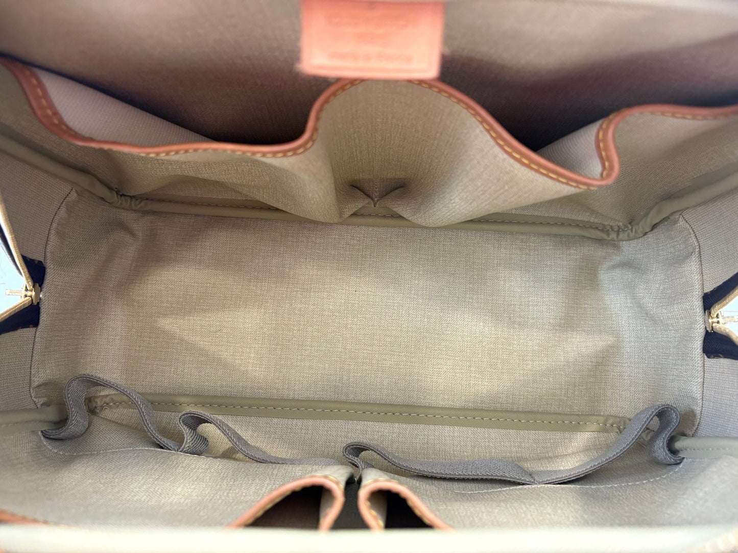 018318 - Louis Vuitton Deauville