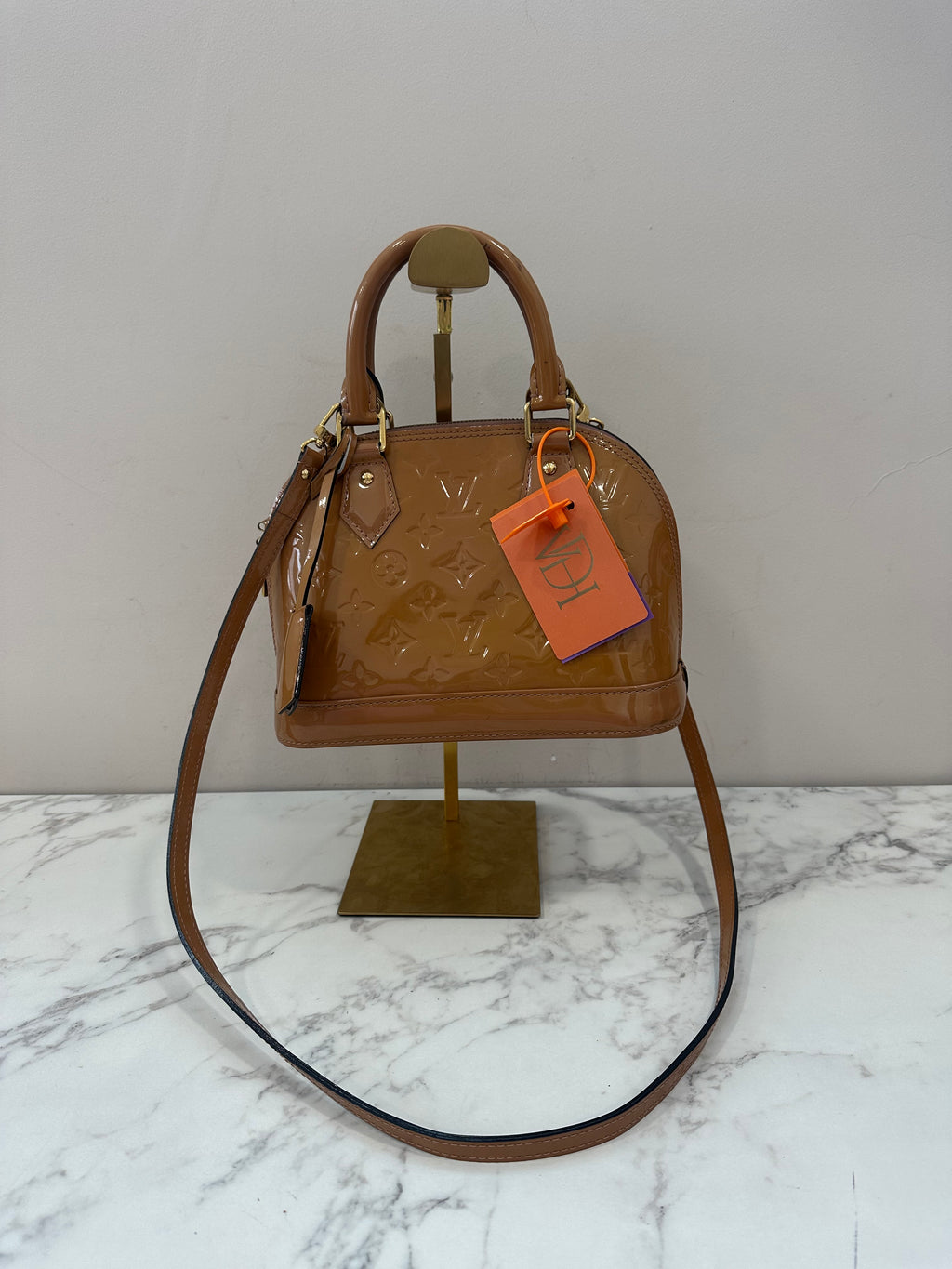 Louis Vuitton Alma BB Vernis Beige