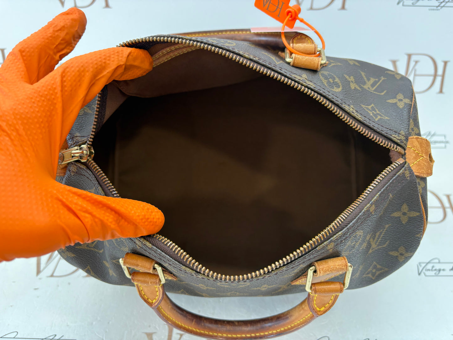 018356 - Louis Vuitton Speedy 30