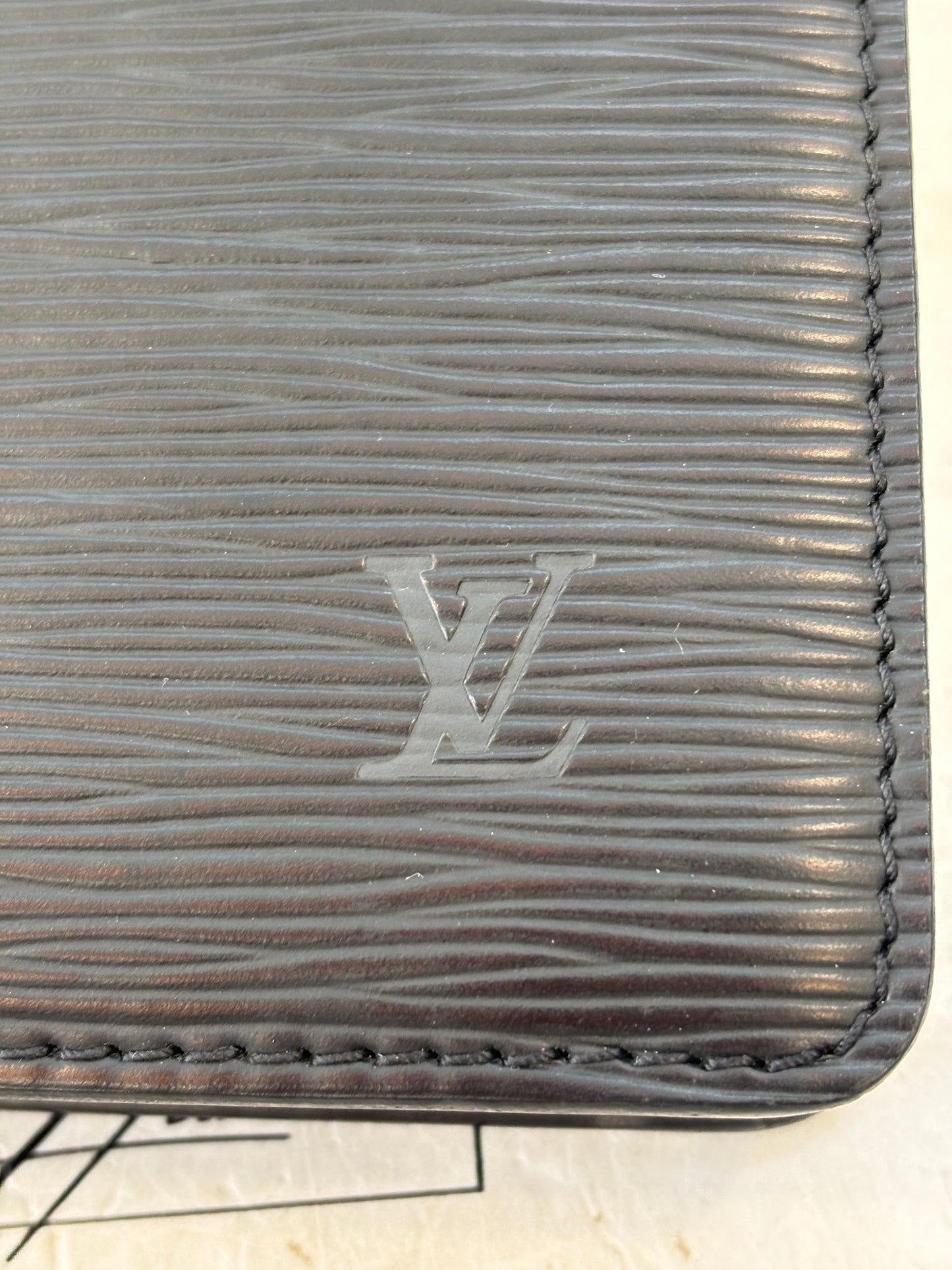 018305 - Louis Vuitton Pochette Homme