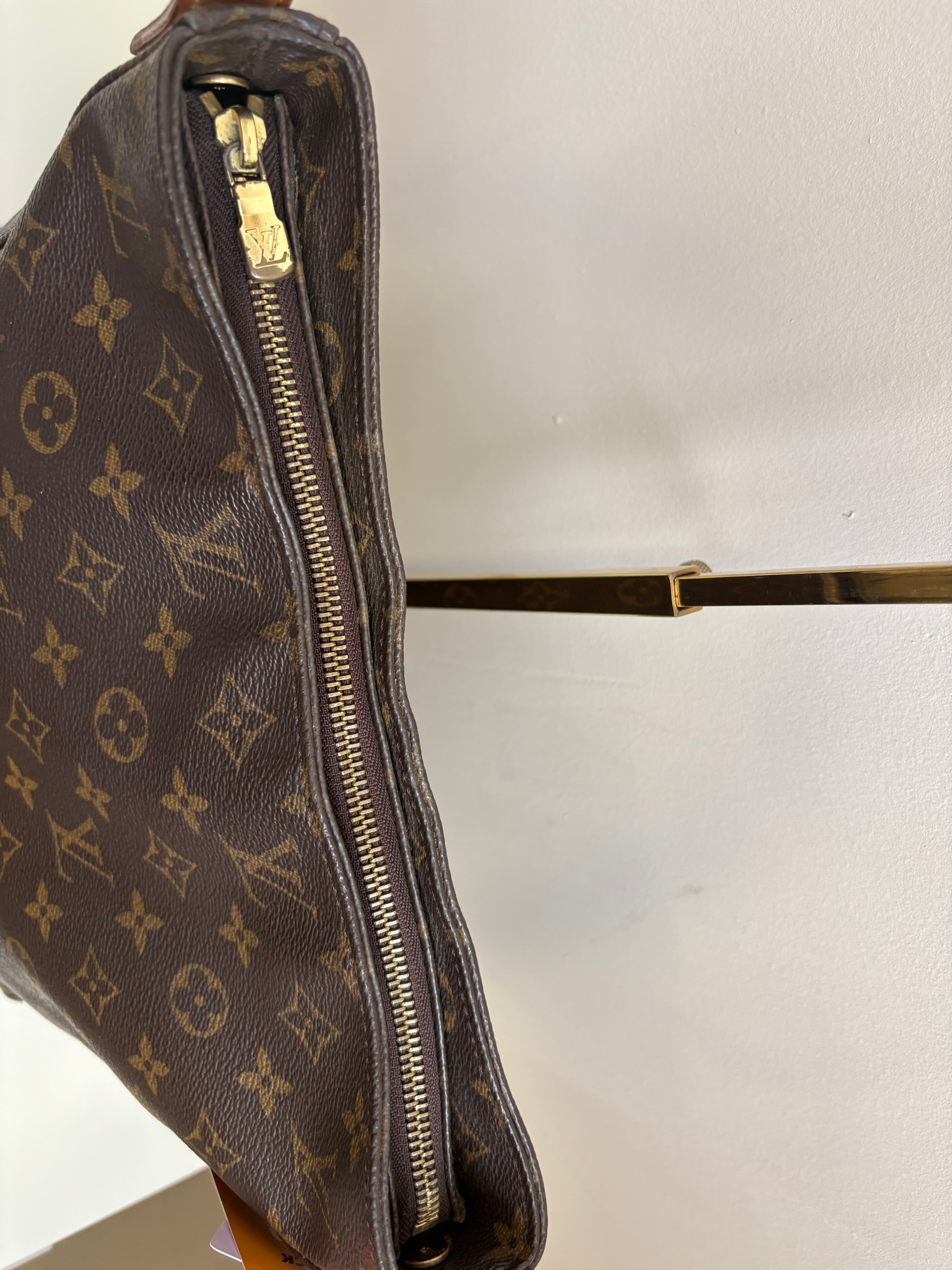 Louis Vuitton Looping GM