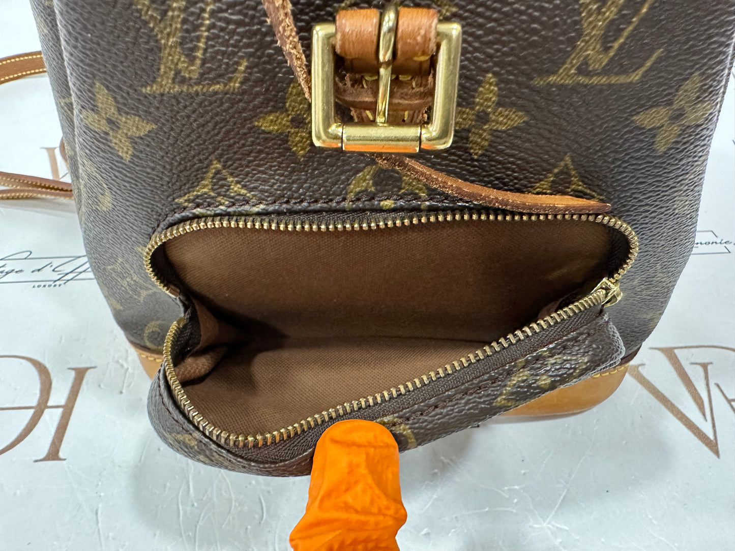 016864 - Louis Vuitton Mini Montsouris