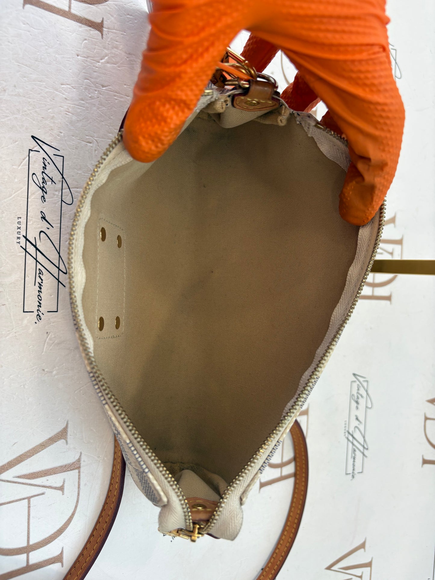 201424 - Louis Vuitton Eva