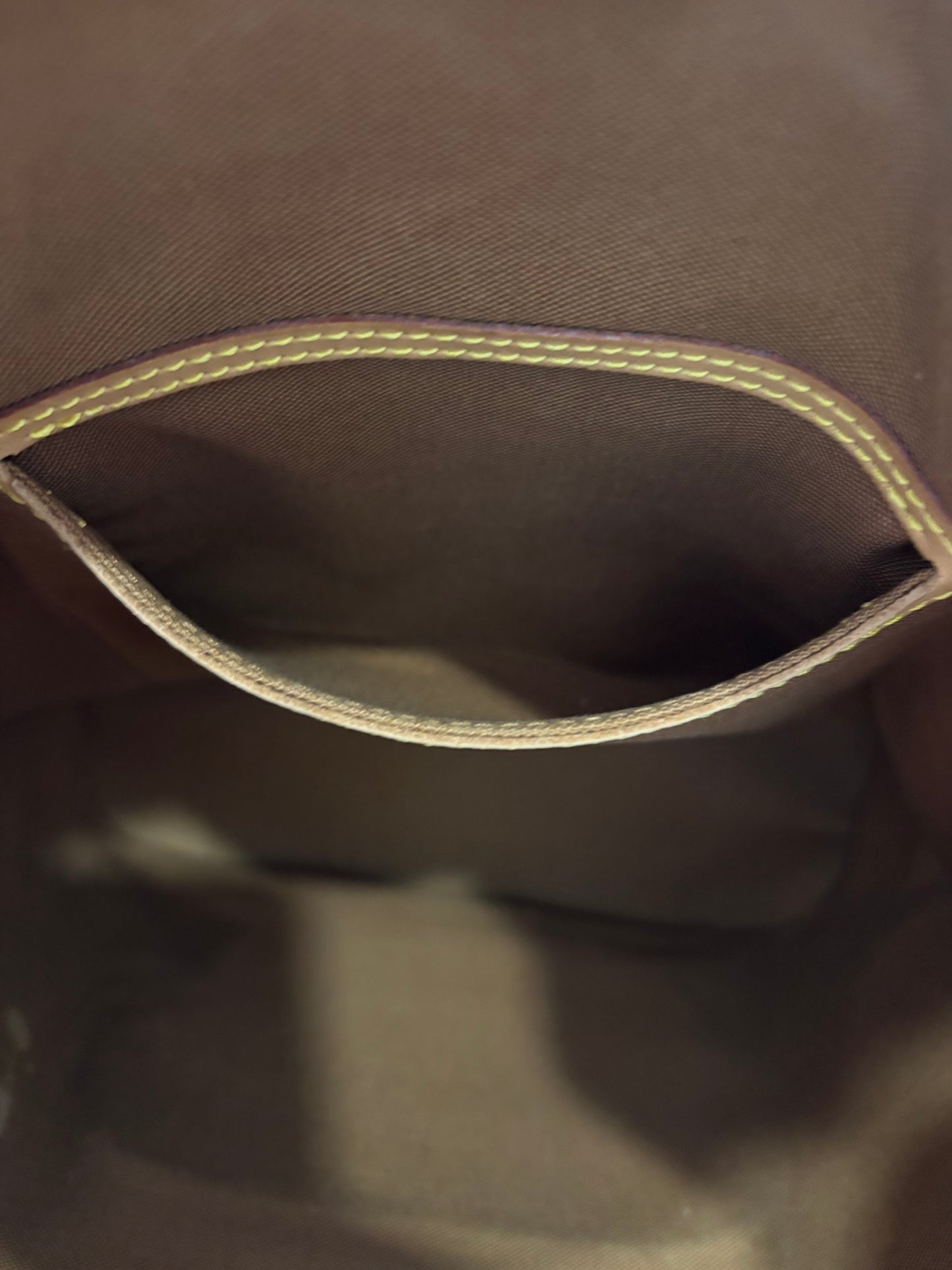 017658 - Louis Vuitton Montsouris MM