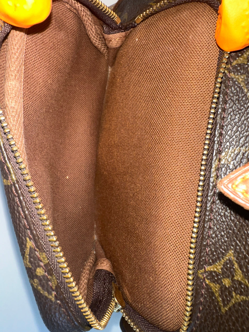 Louis Vuitton Montsouris MM