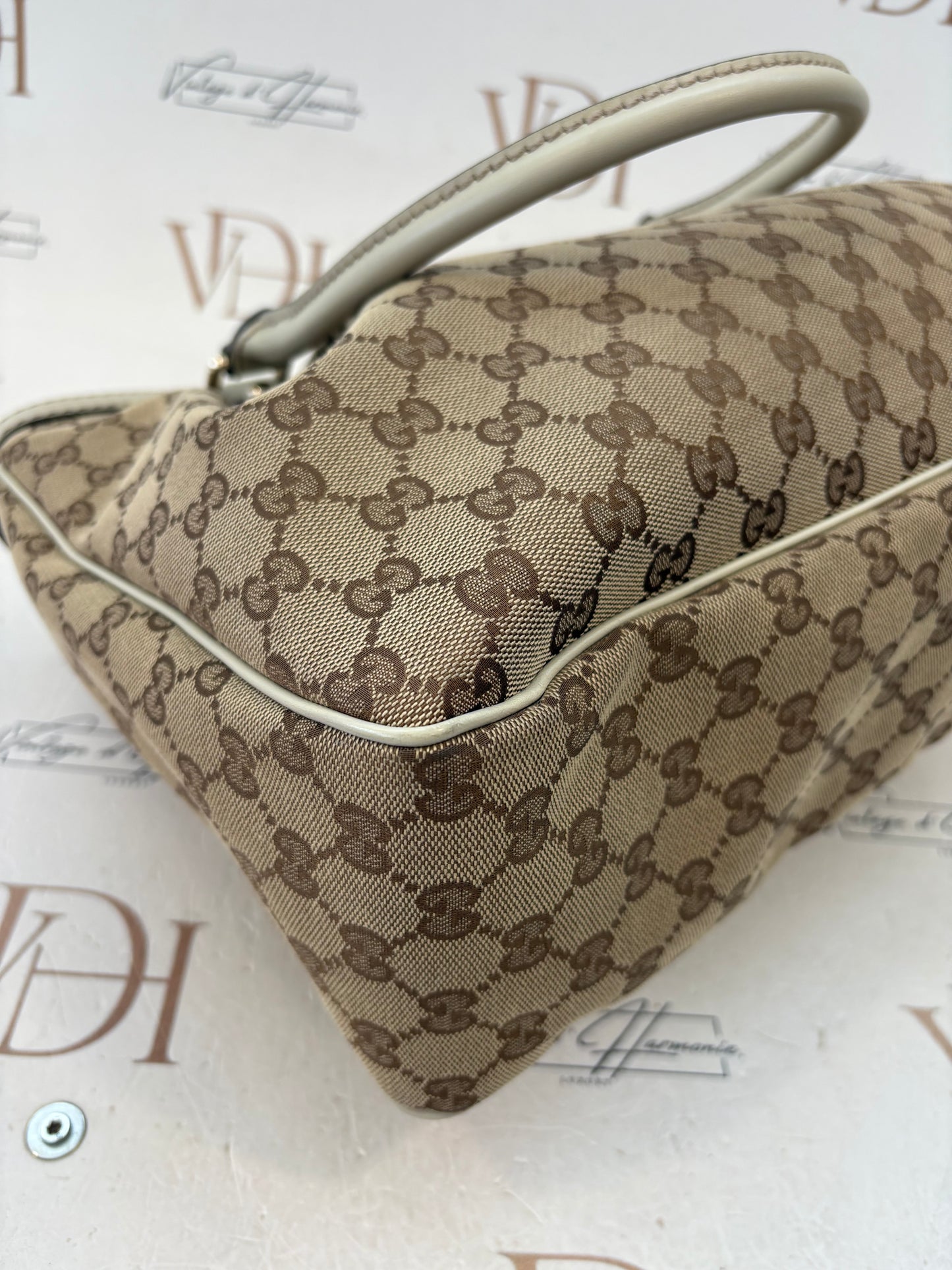 201064 - Gucci Sukey