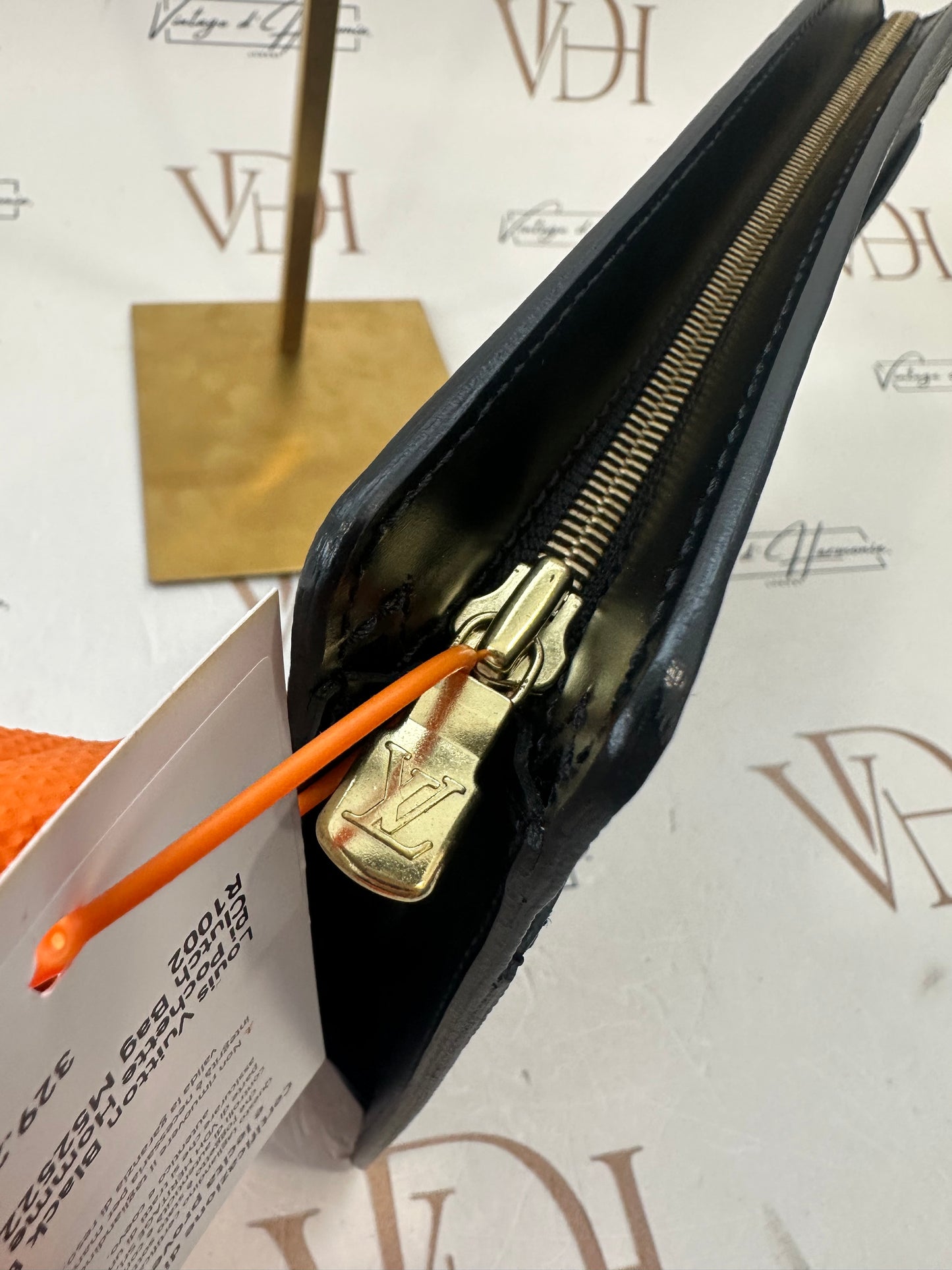 017888 - Louis Vuitton Black Epi Pochette Clutch