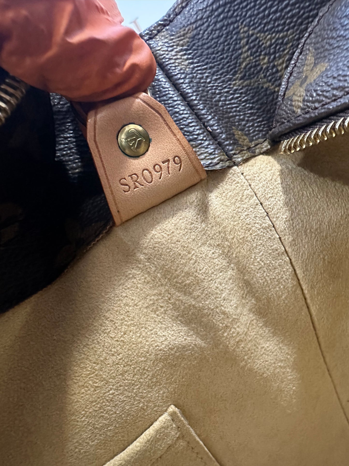 017892 - Louis Vuitton Luco