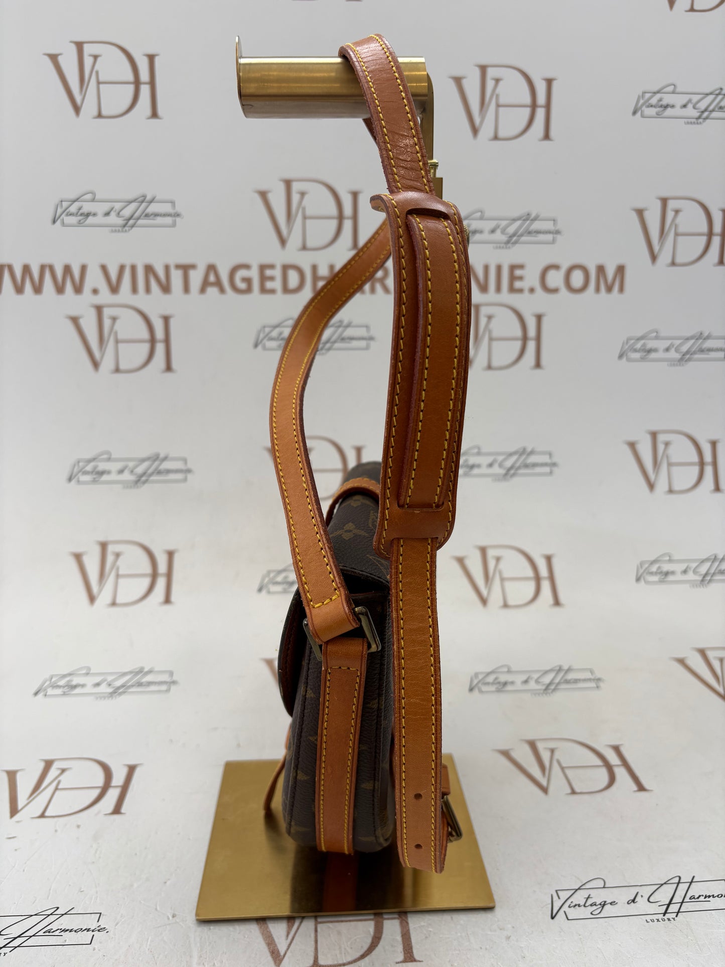 018385 - Louis Vuitton Chantilly PM