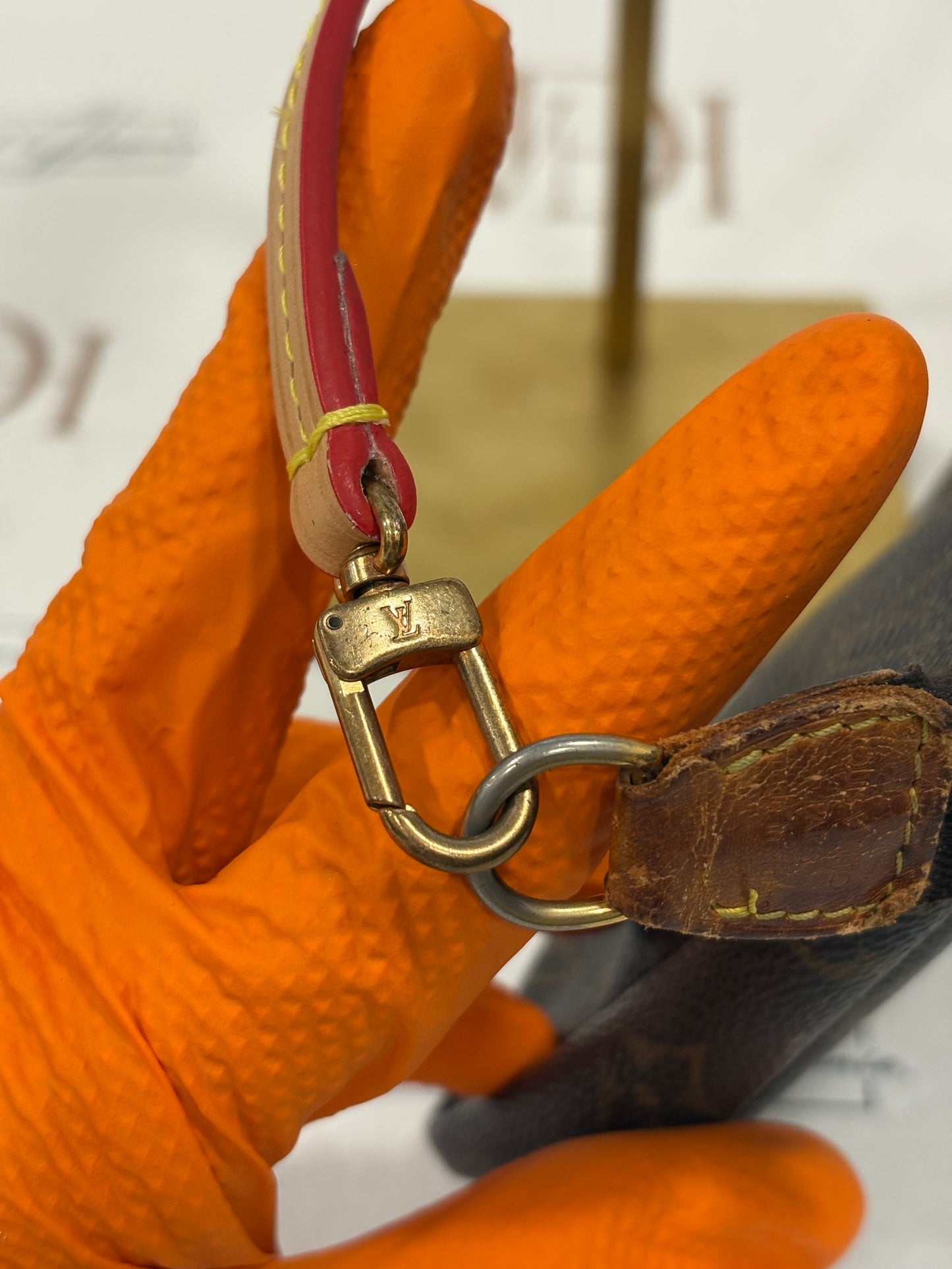 018980 - Louis Vuitton Pochette Accessoires