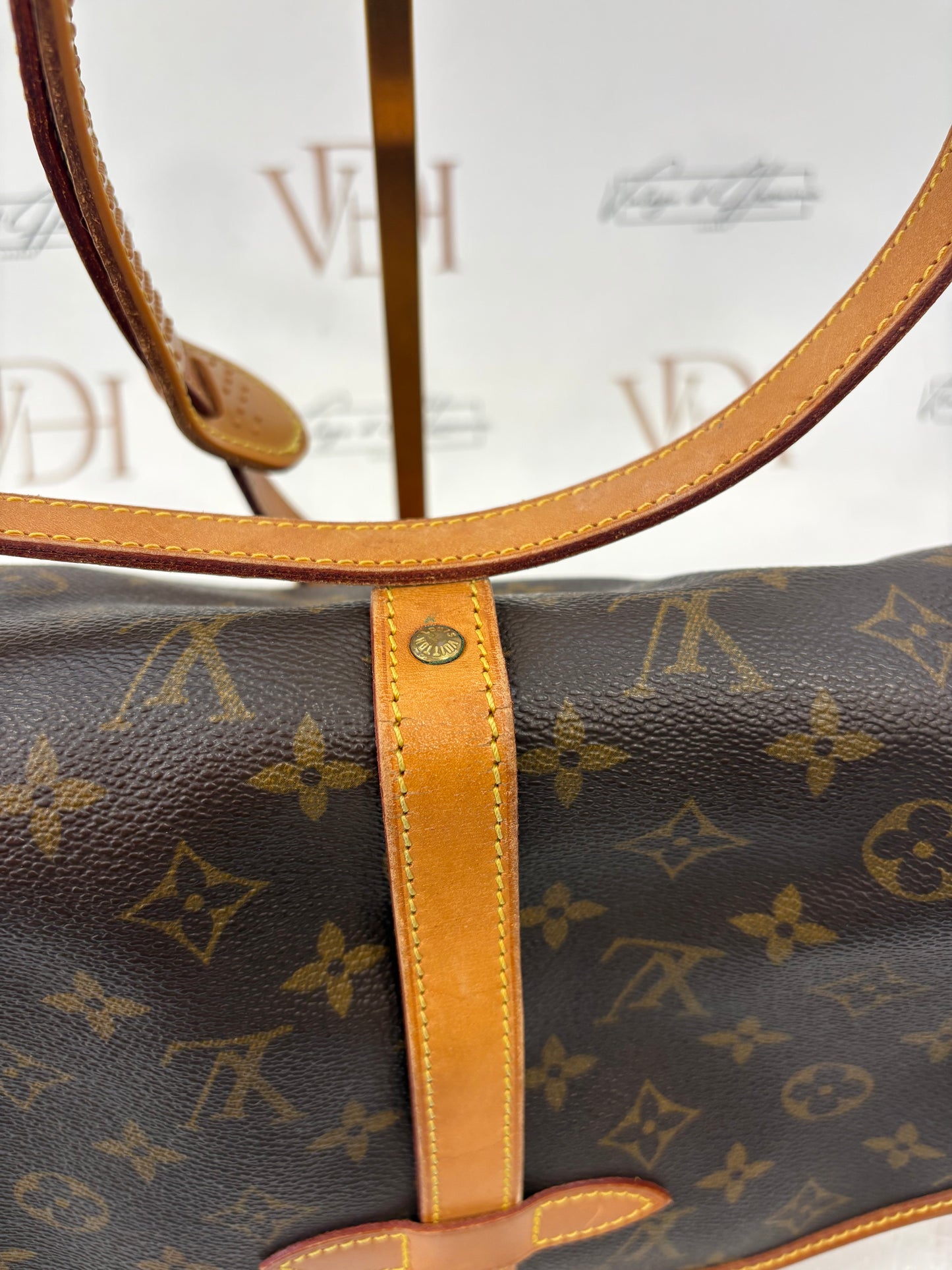 018580 - Louis Vuitton Saumur 30