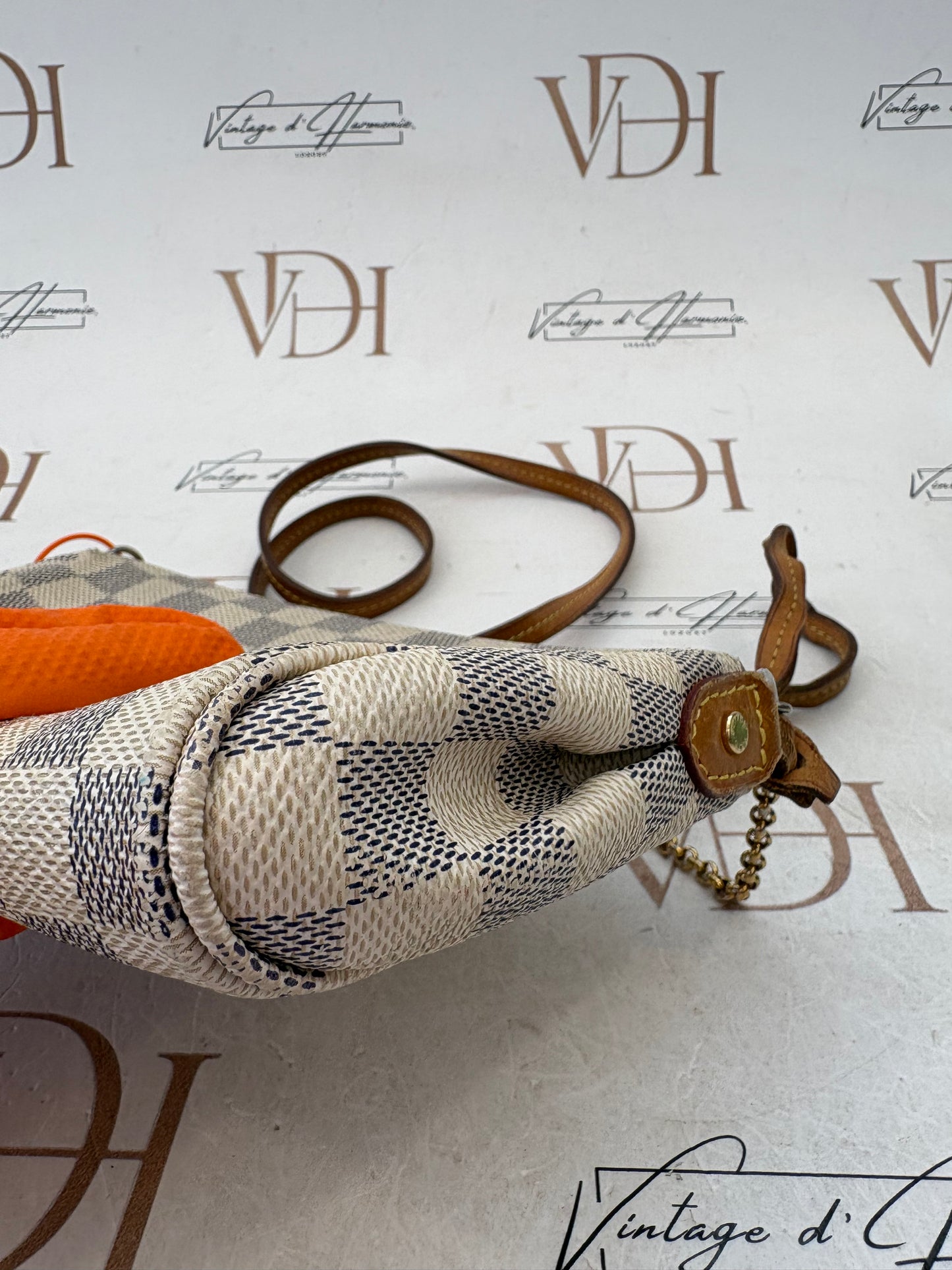 018769 - Louis Vuitton Damier Azur Favorite