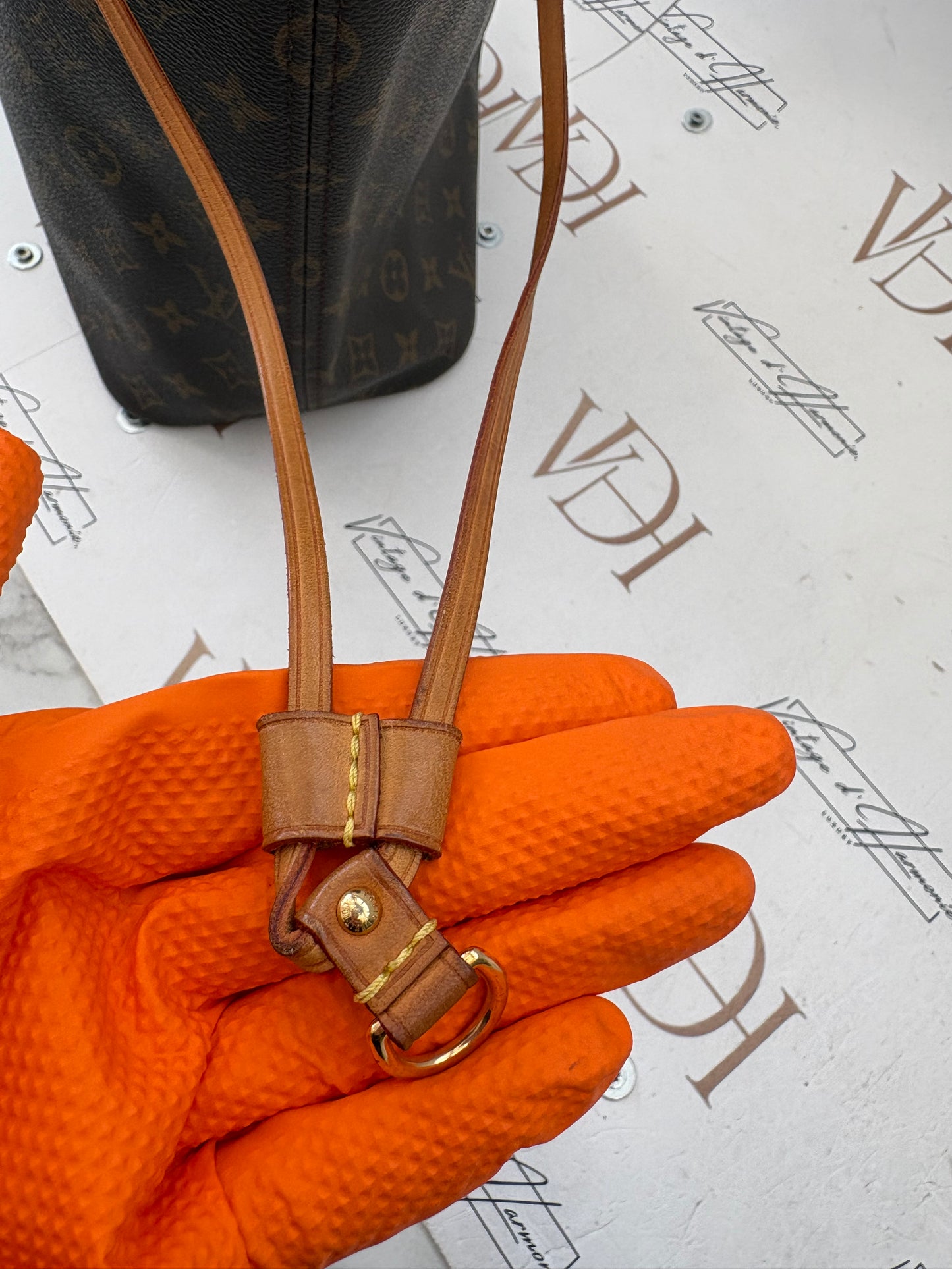 383924- Louis Vuitton Neverfull