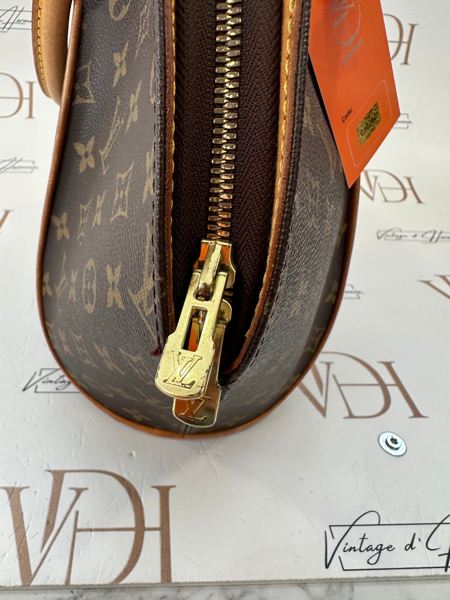 017782 - Louis Vuitton Ellipse MM